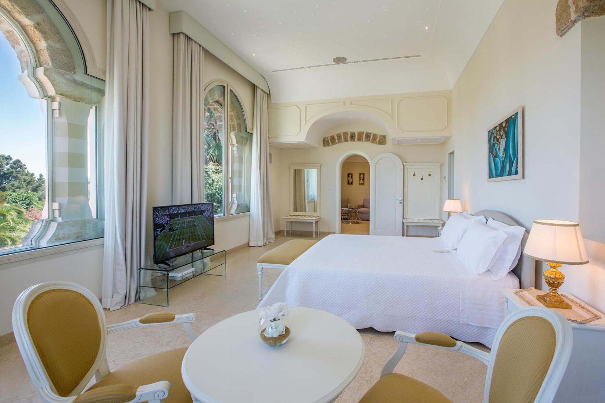 Deluxe Suite - Photo 2