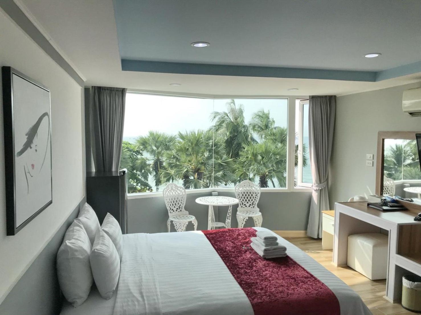 Suite with Sea View thumbnail 5