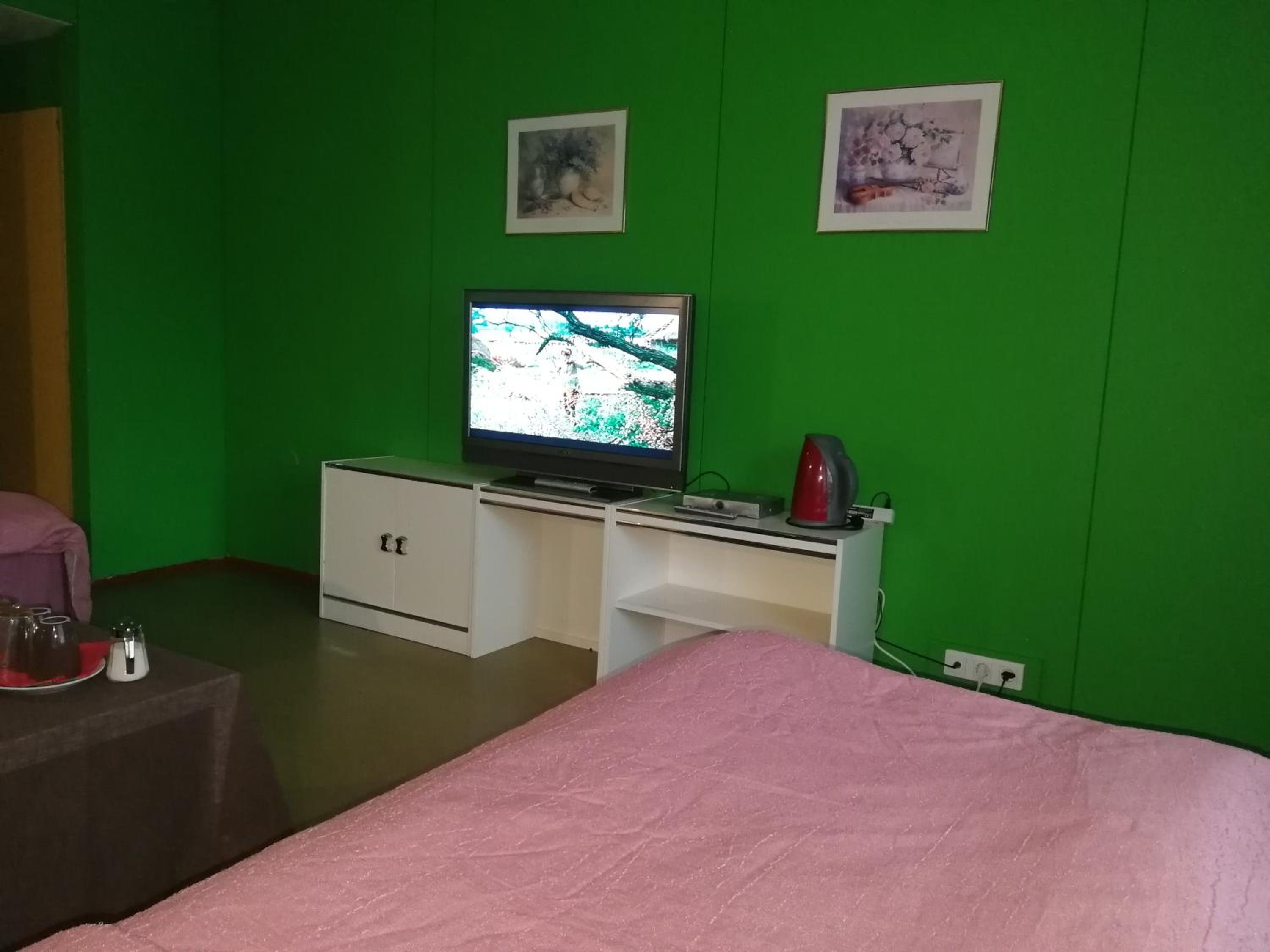 Standard Twin Room - Photo 5