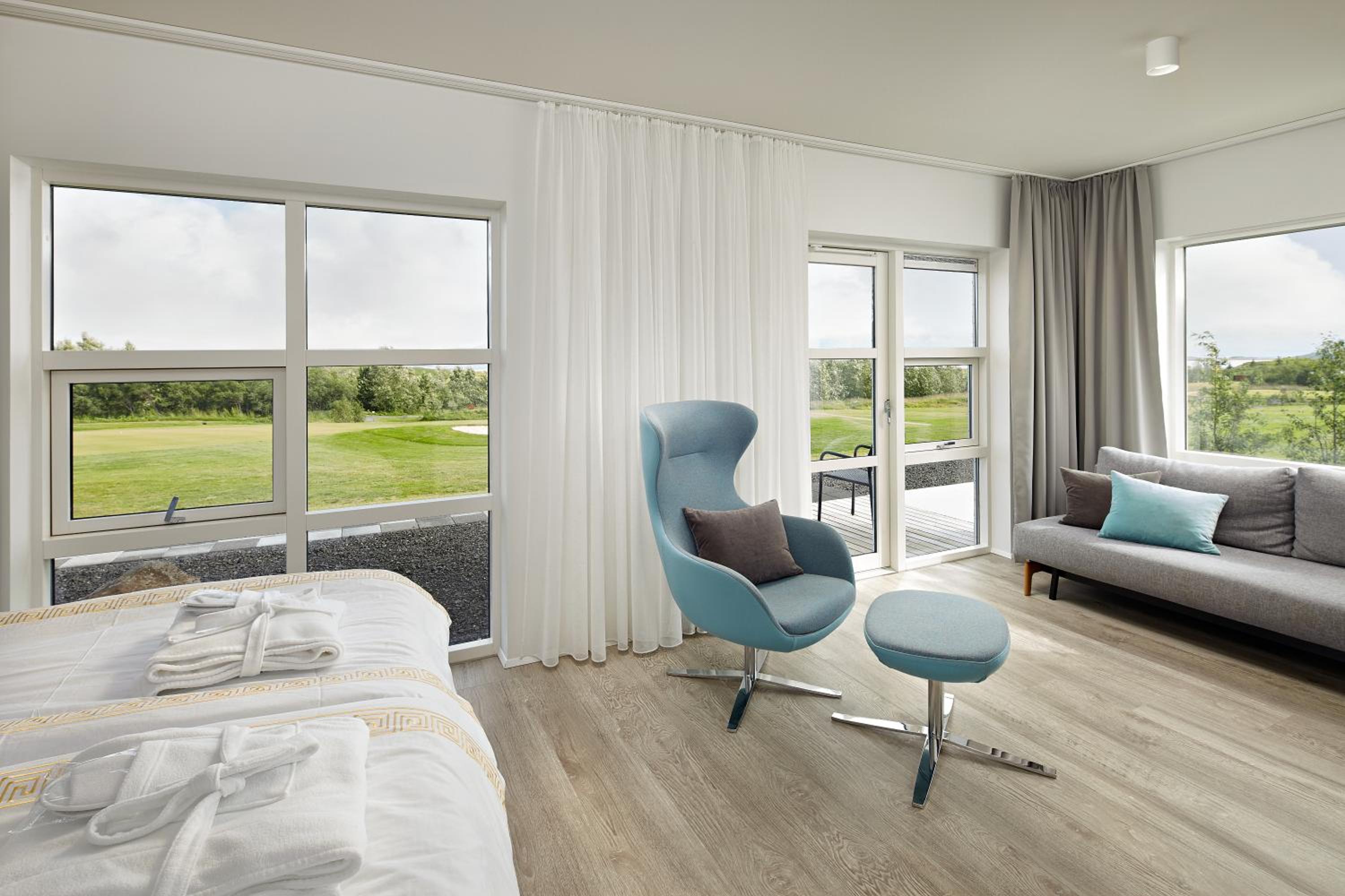 Suite - Photo 1