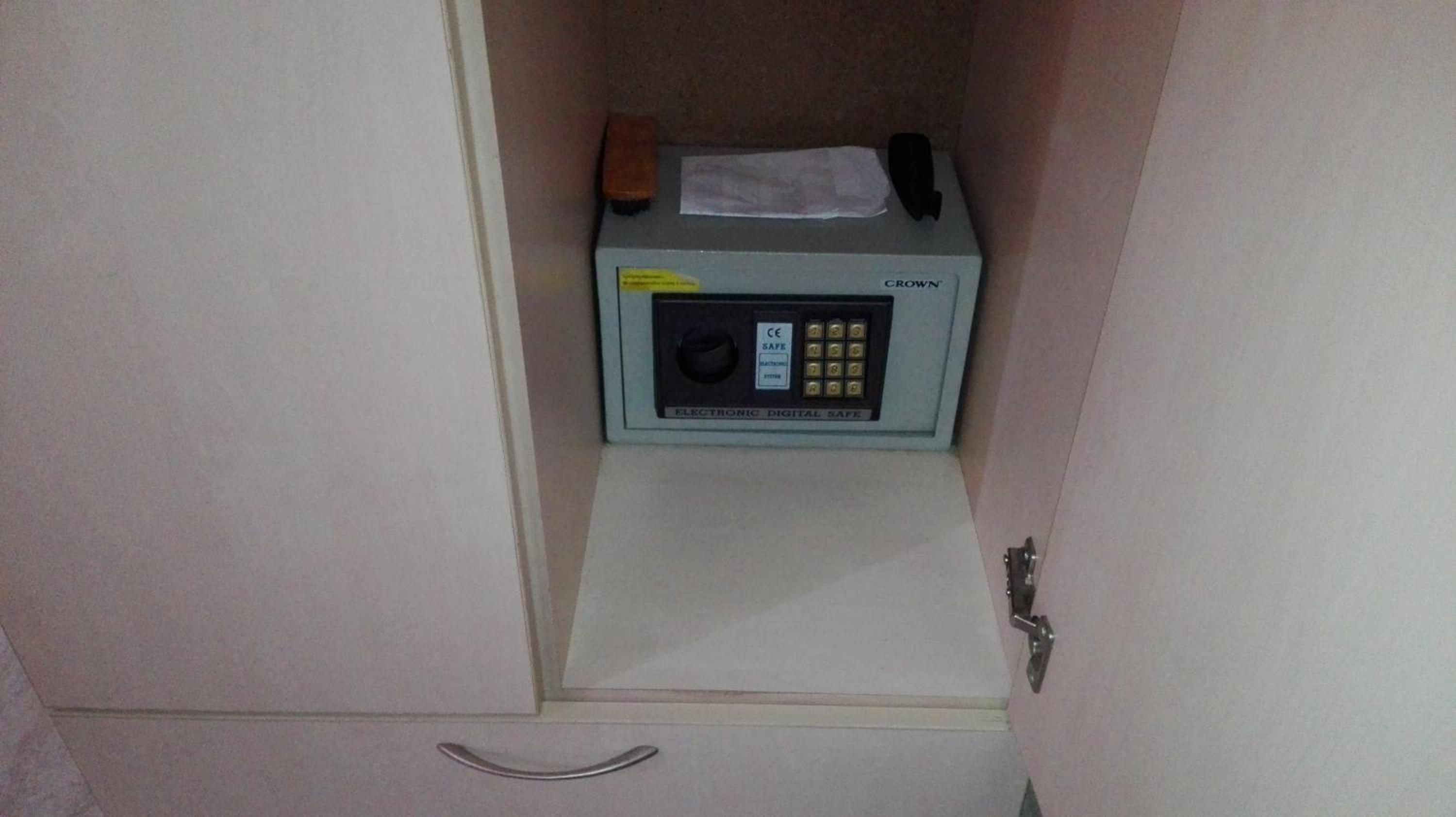 Double or Twin Room - Photo 6