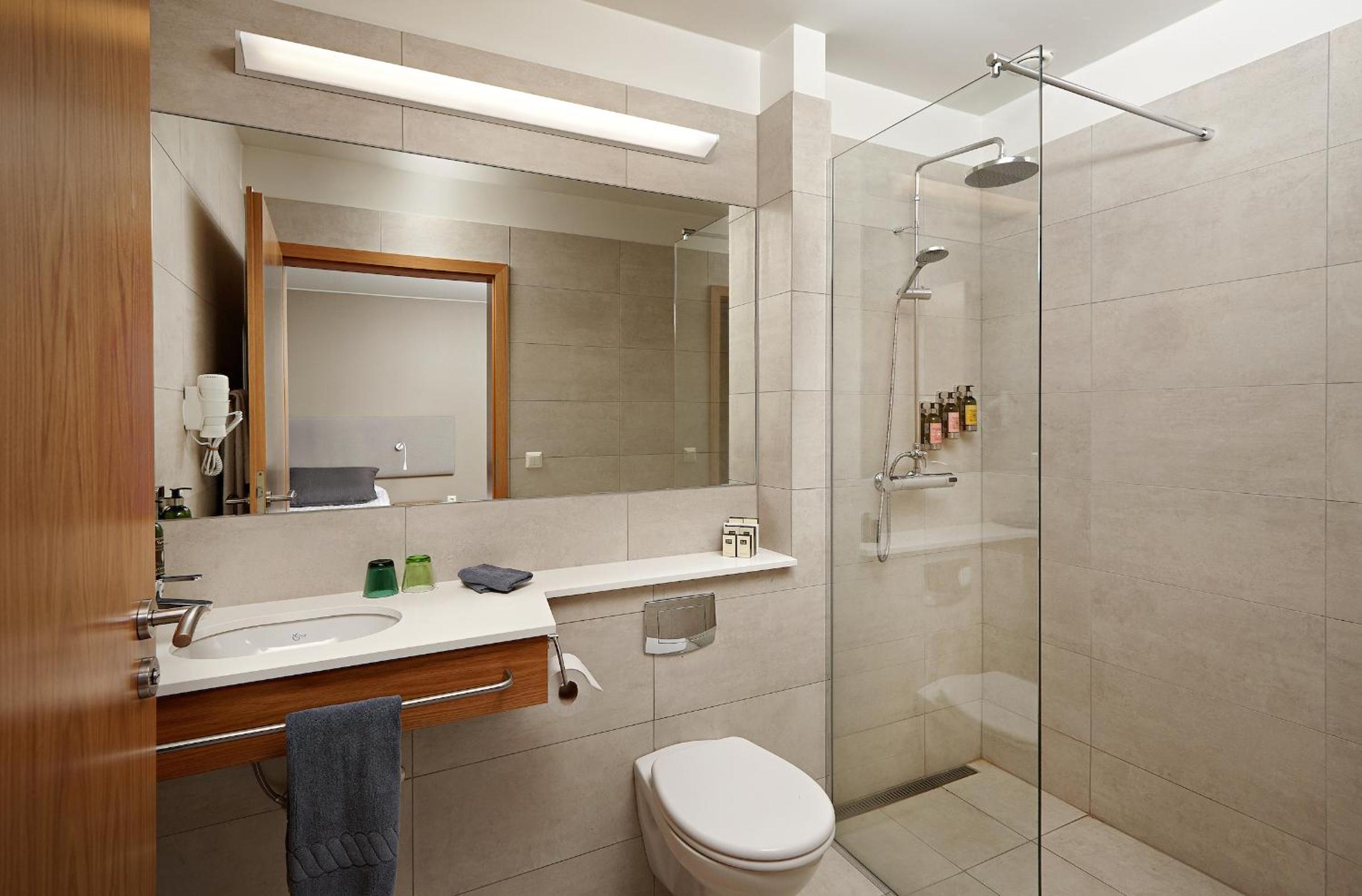 Standard Twin Room - Photo 4