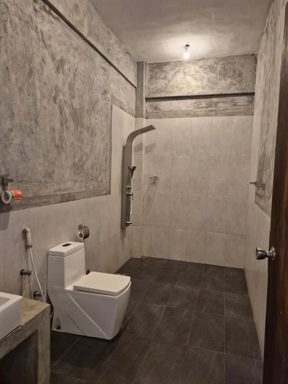 Deluxe Double Room with Side Sea View