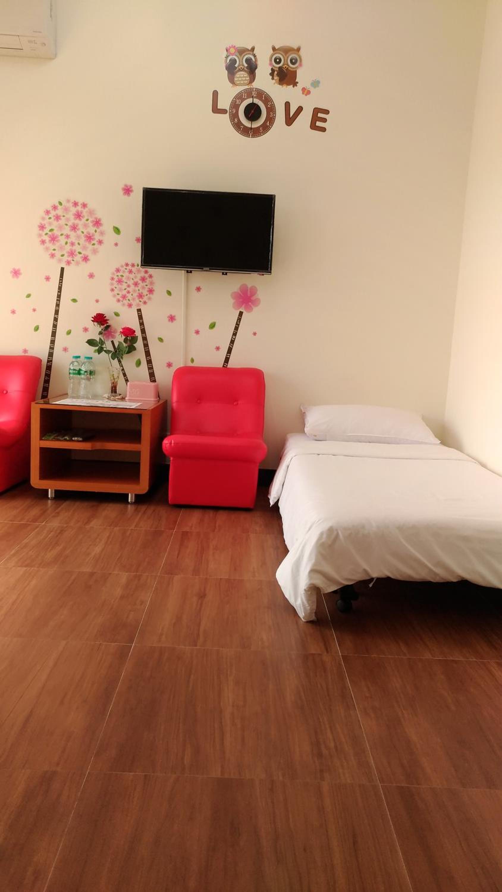 Quadruple Room with Balcony photo 3