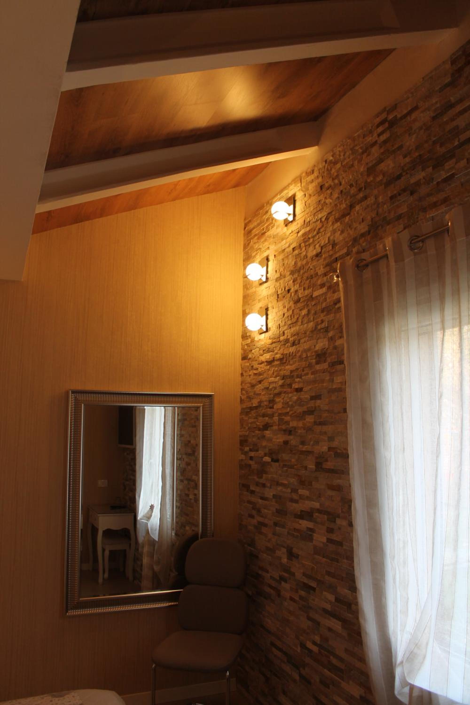 Double or Twin Room with Bathroom - Photo 12