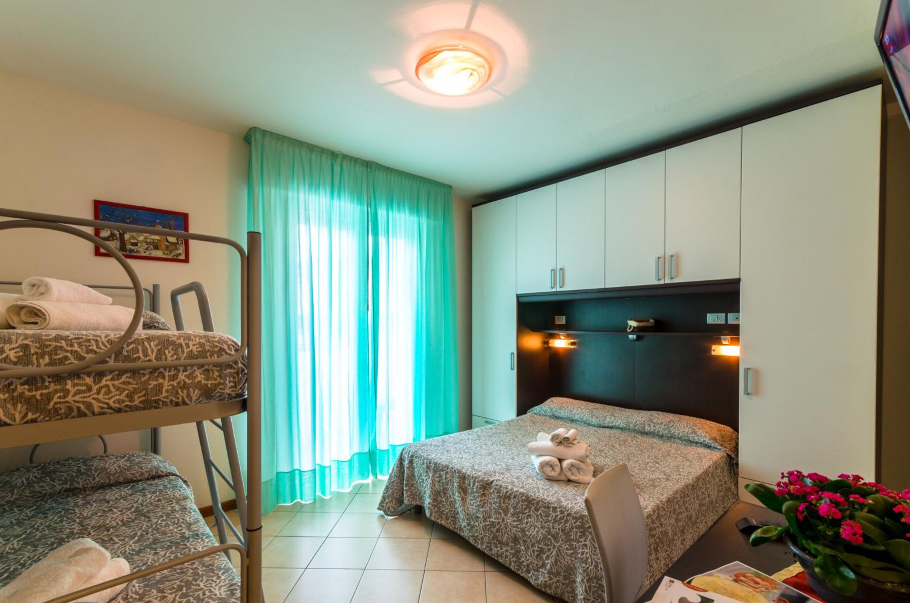 Classic Double Room with Extra Bed and Balcony