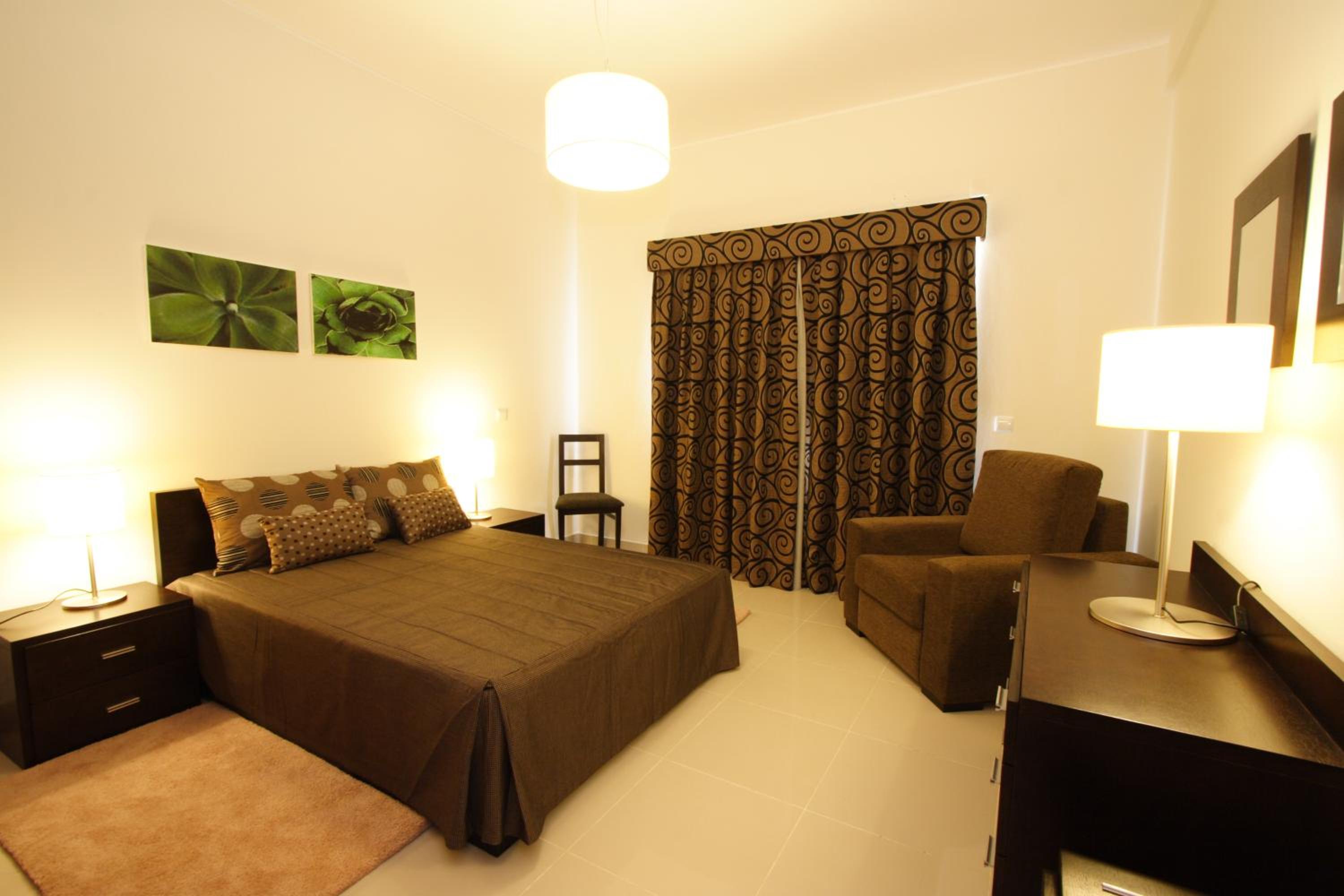 One-Bedroom Apartment - Photo 8