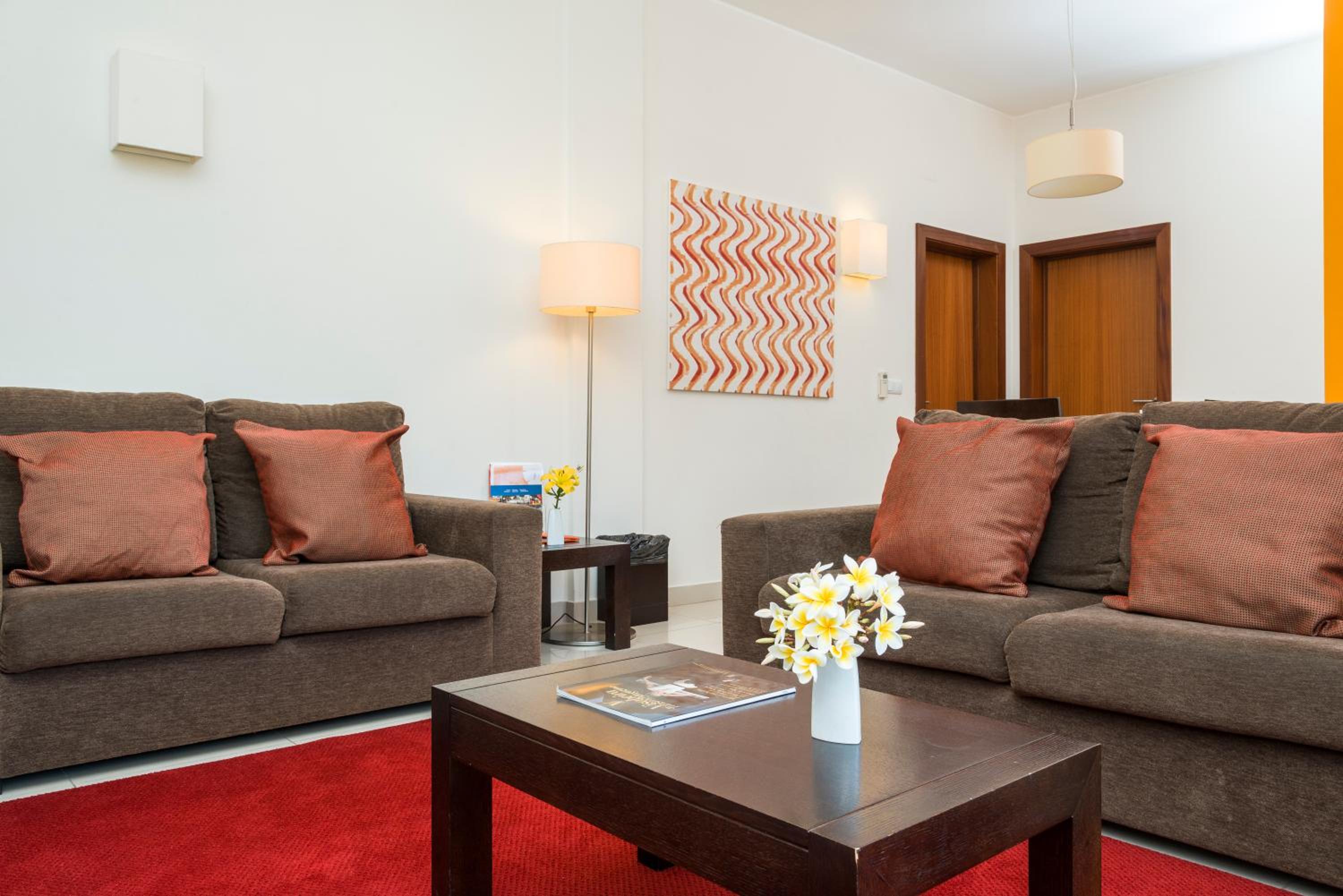 One-Bedroom Apartment - Photo 5