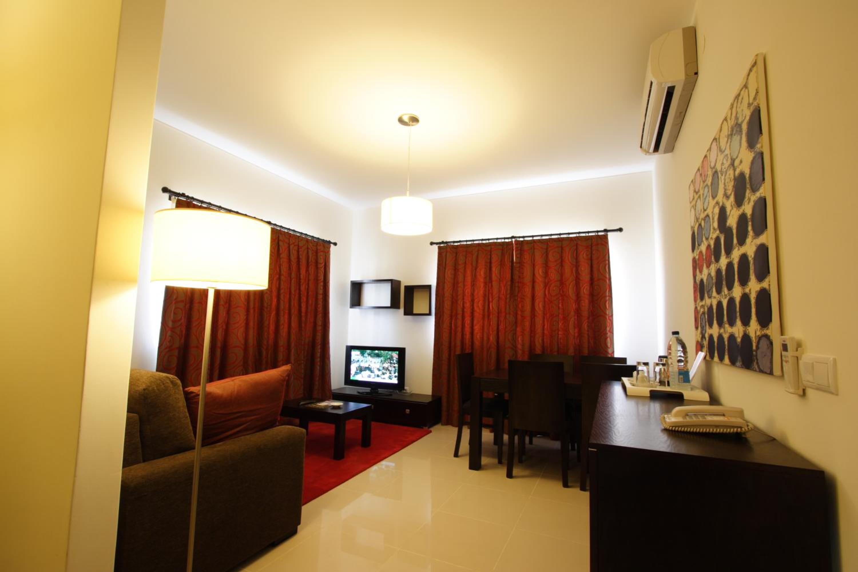 One-Bedroom Apartment - Photo 15