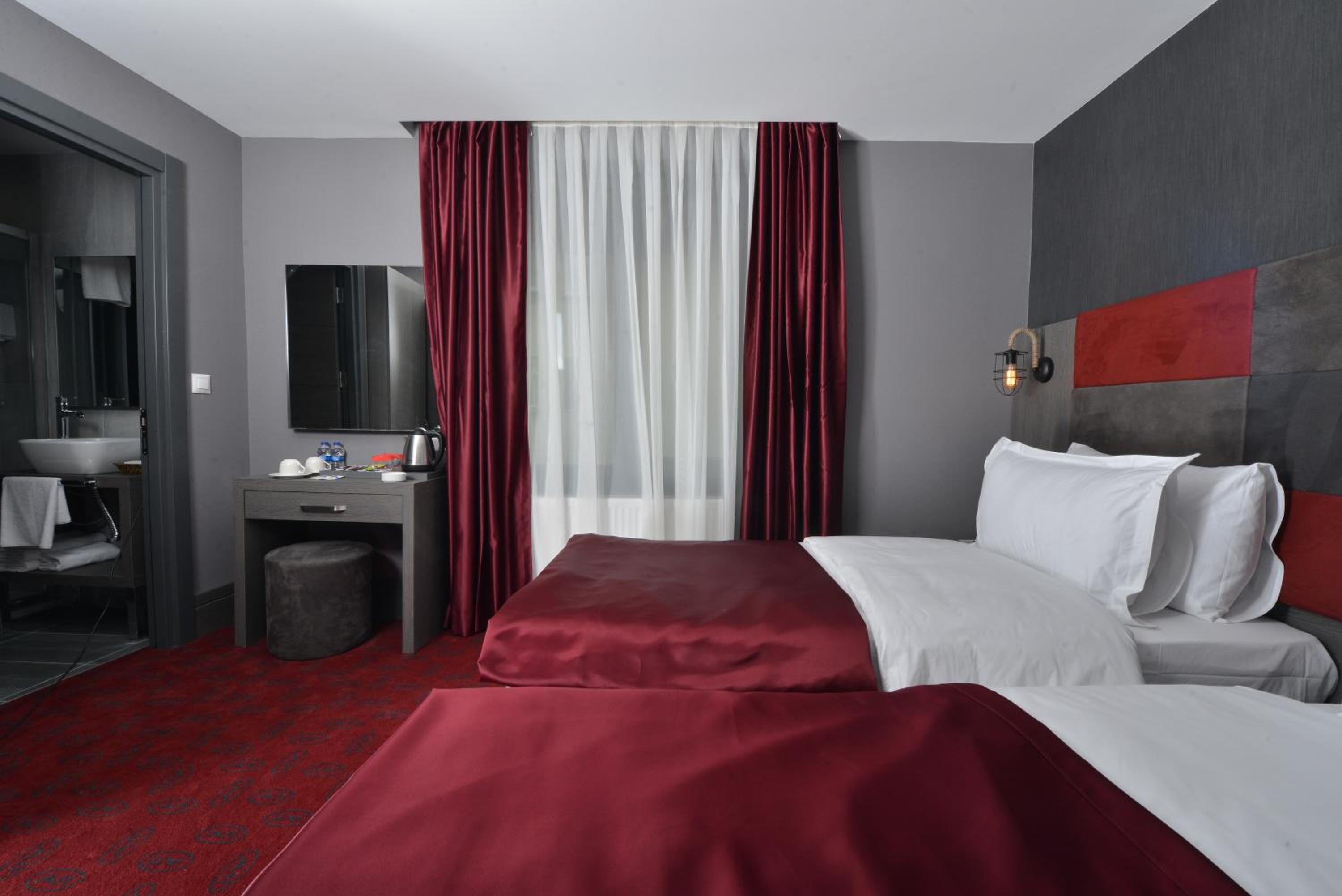 Standard Double or Twin Room photo 2