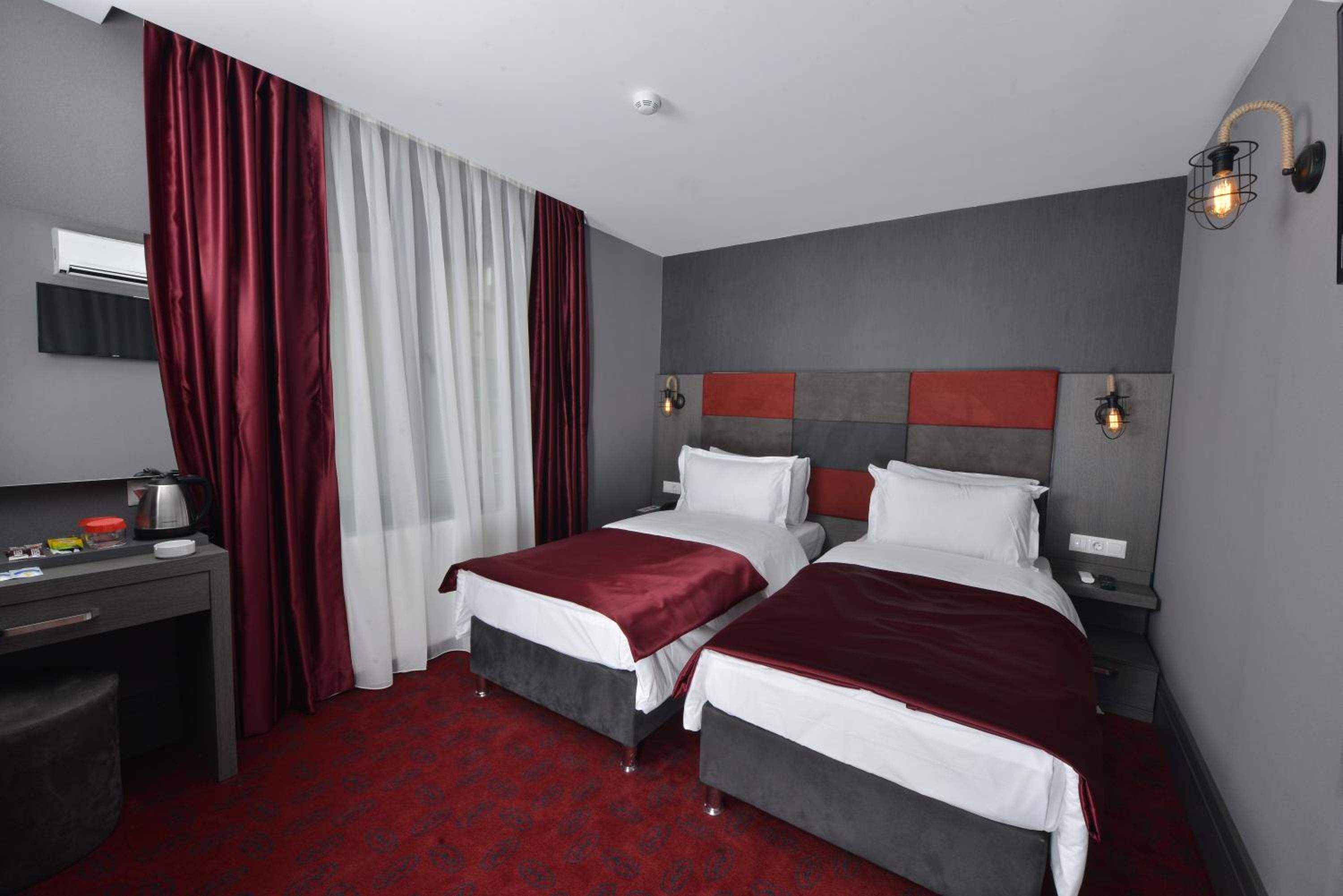Standard Double or Twin Room photo 3