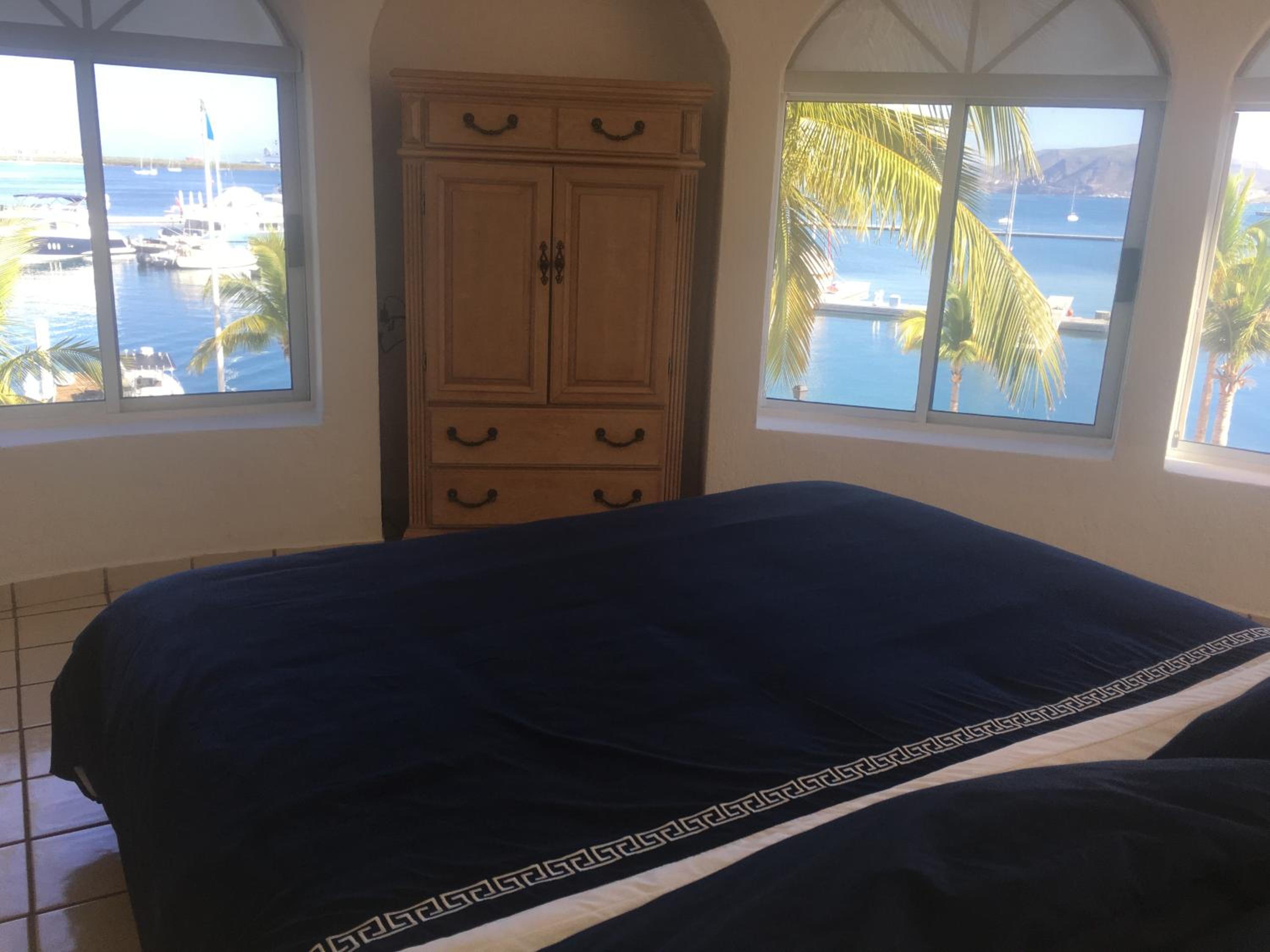 Apartment with Sea View - Photo 44