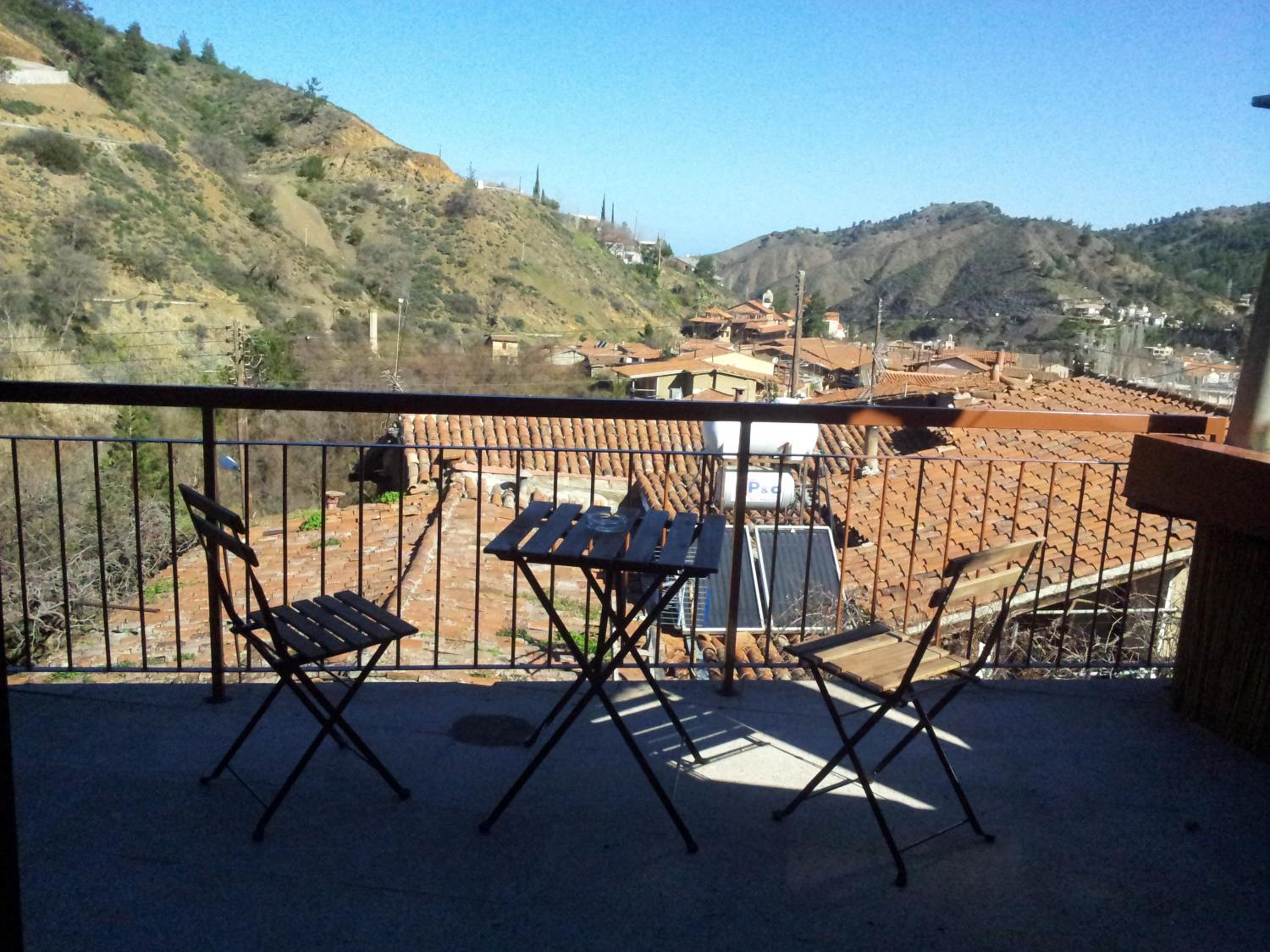 Double Room with Balcony - Photo 7