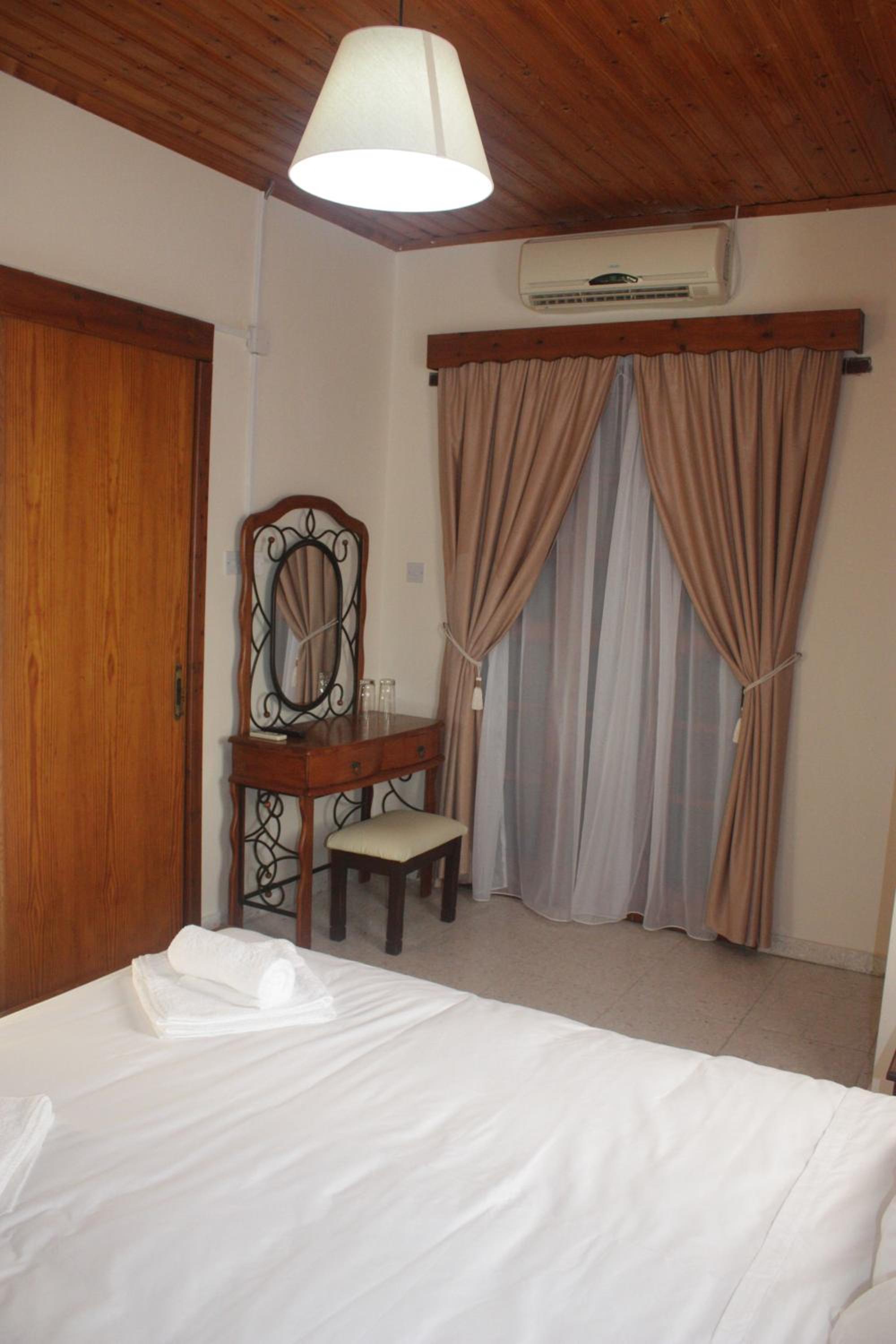 Triple Room with Balcony - Photo 1