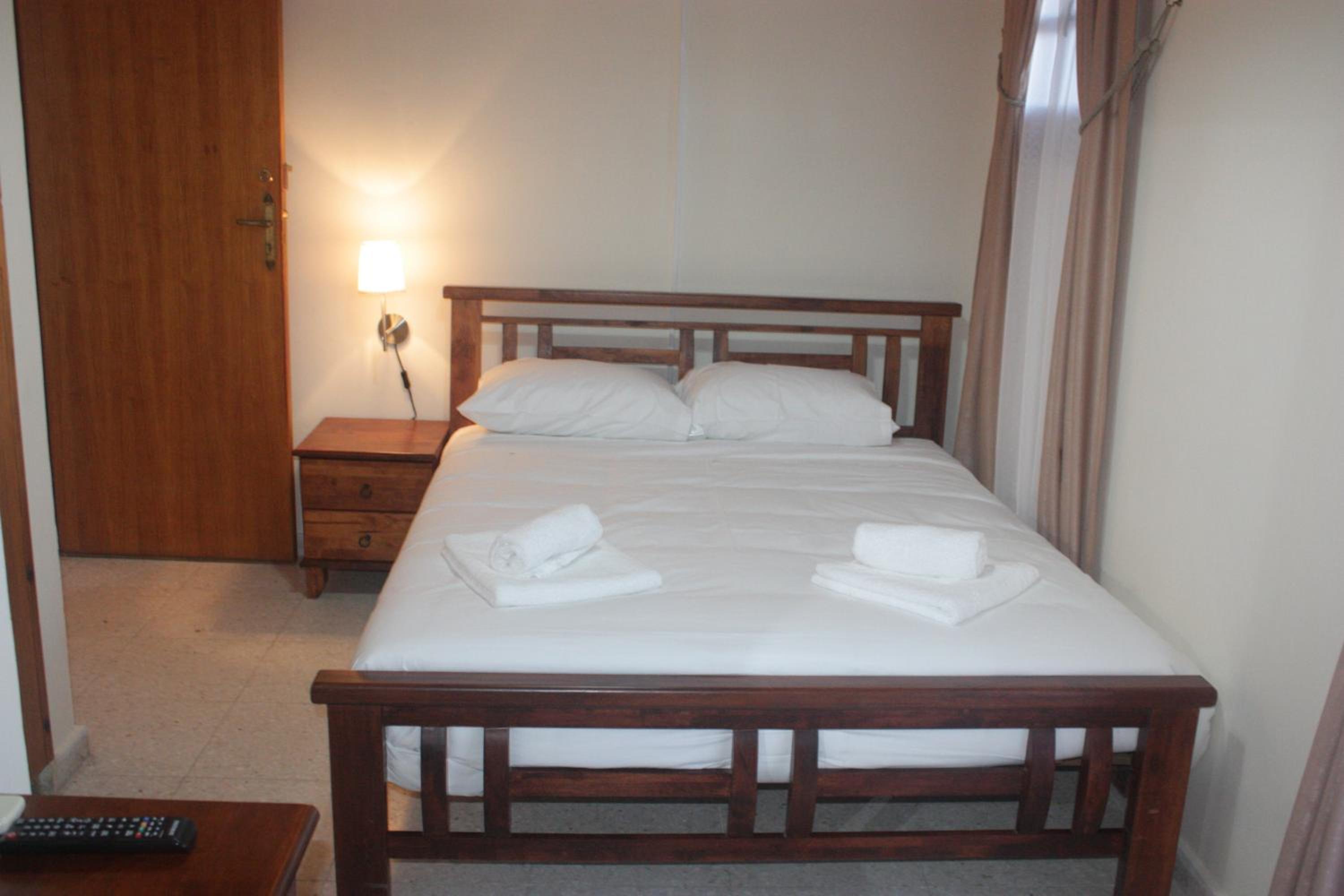 Double Room with Balcony - Photo 3