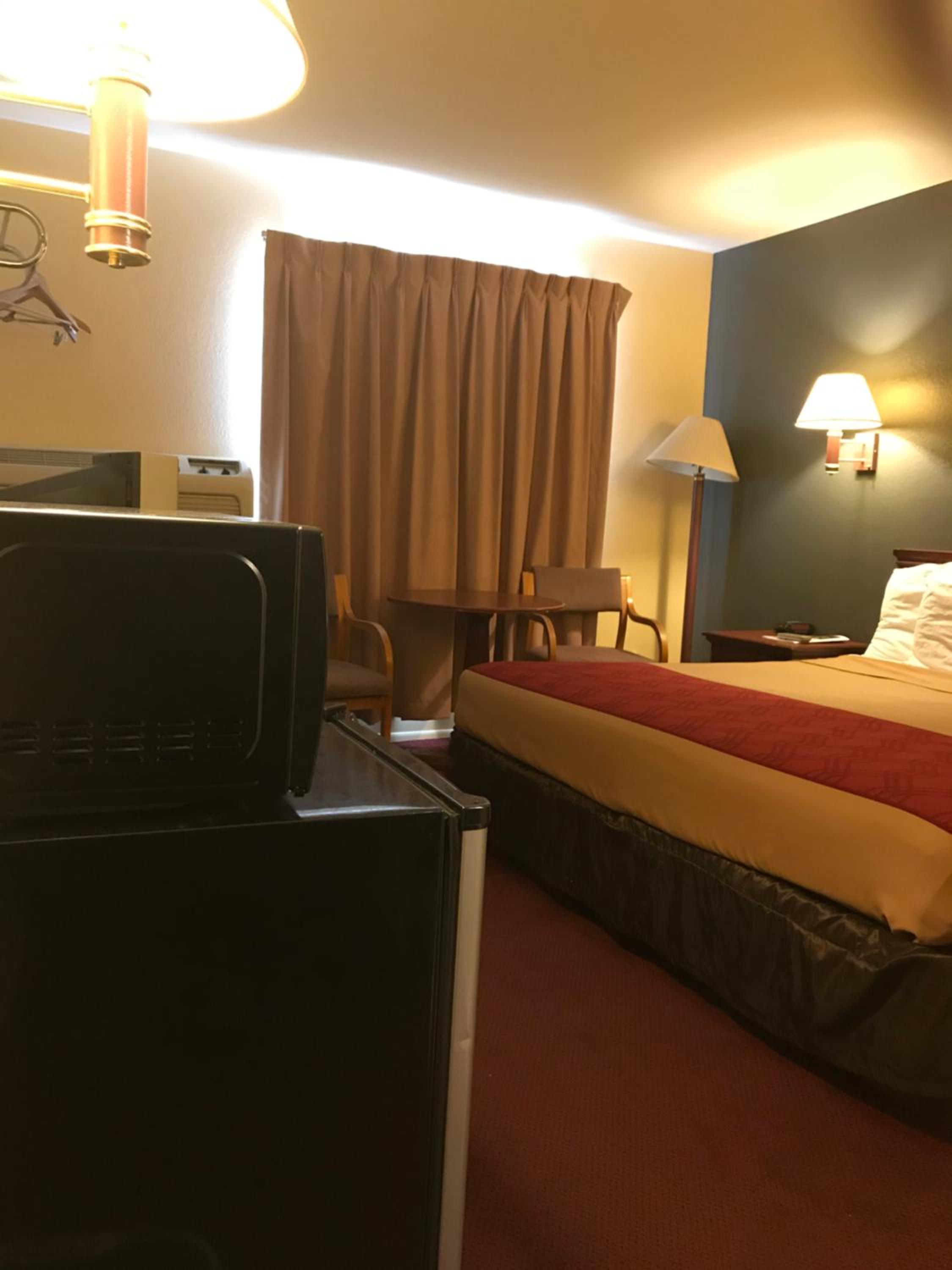 Queen Room - Disability Access - Photo 5
