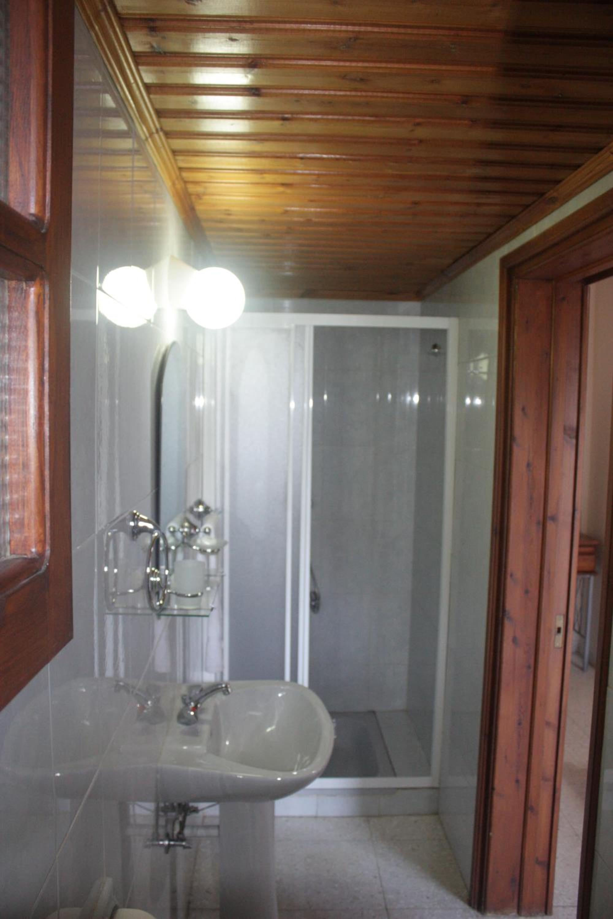 Double Room with Balcony (2 Adults + 1 Child) - Photo 2