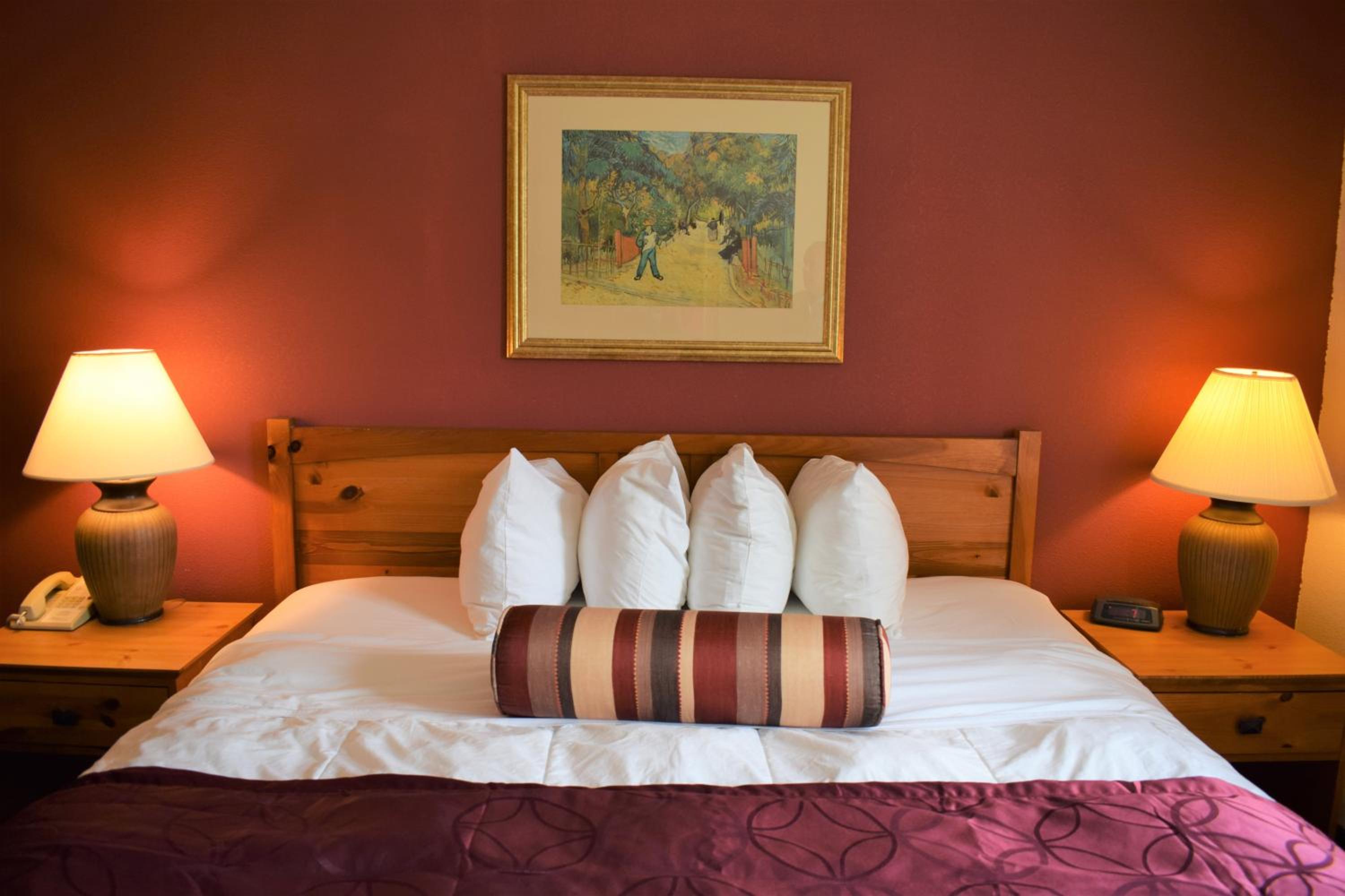 King Room - Non-Smoking - Photo 1