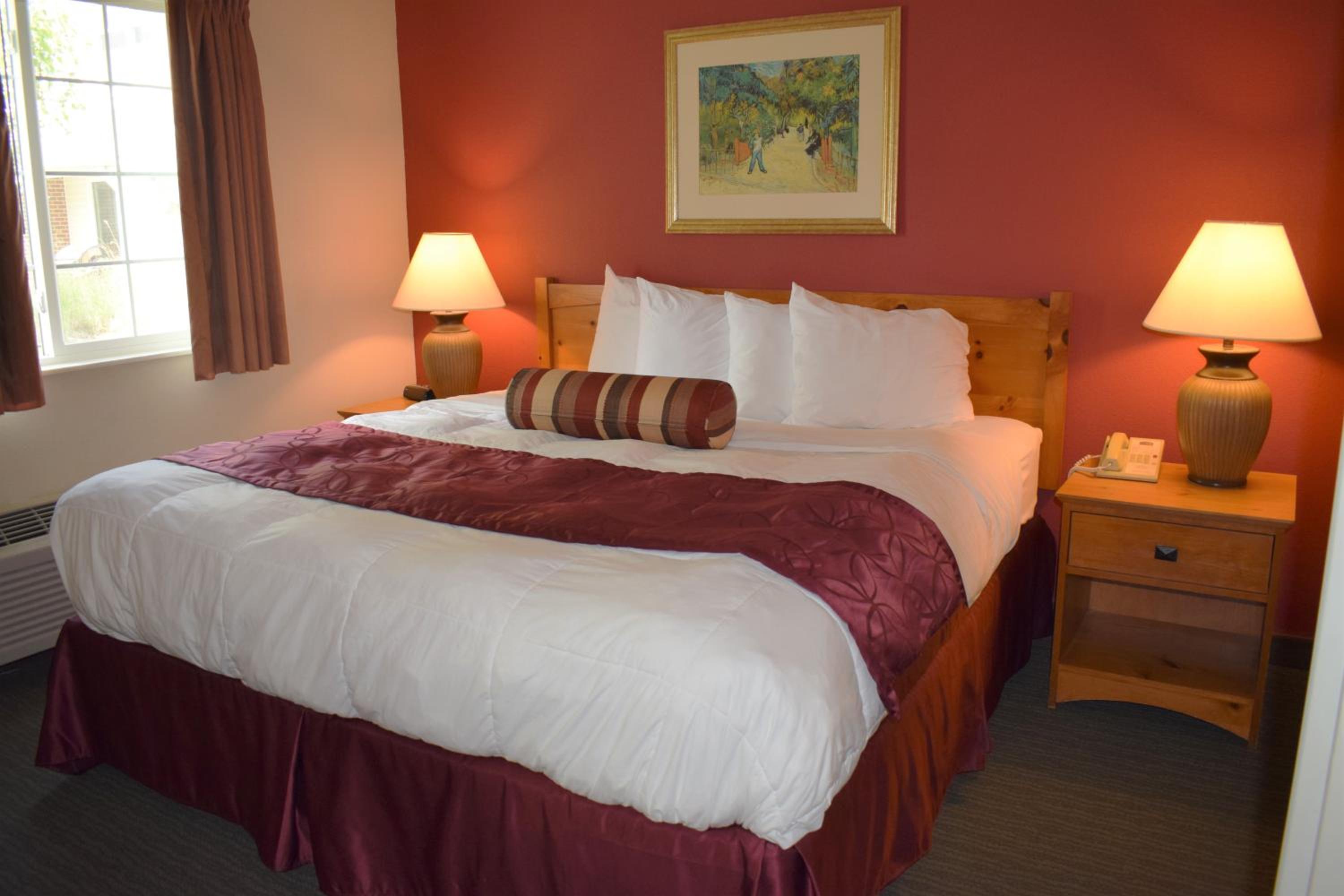 King Suite - Non-Smoking - Photo 2