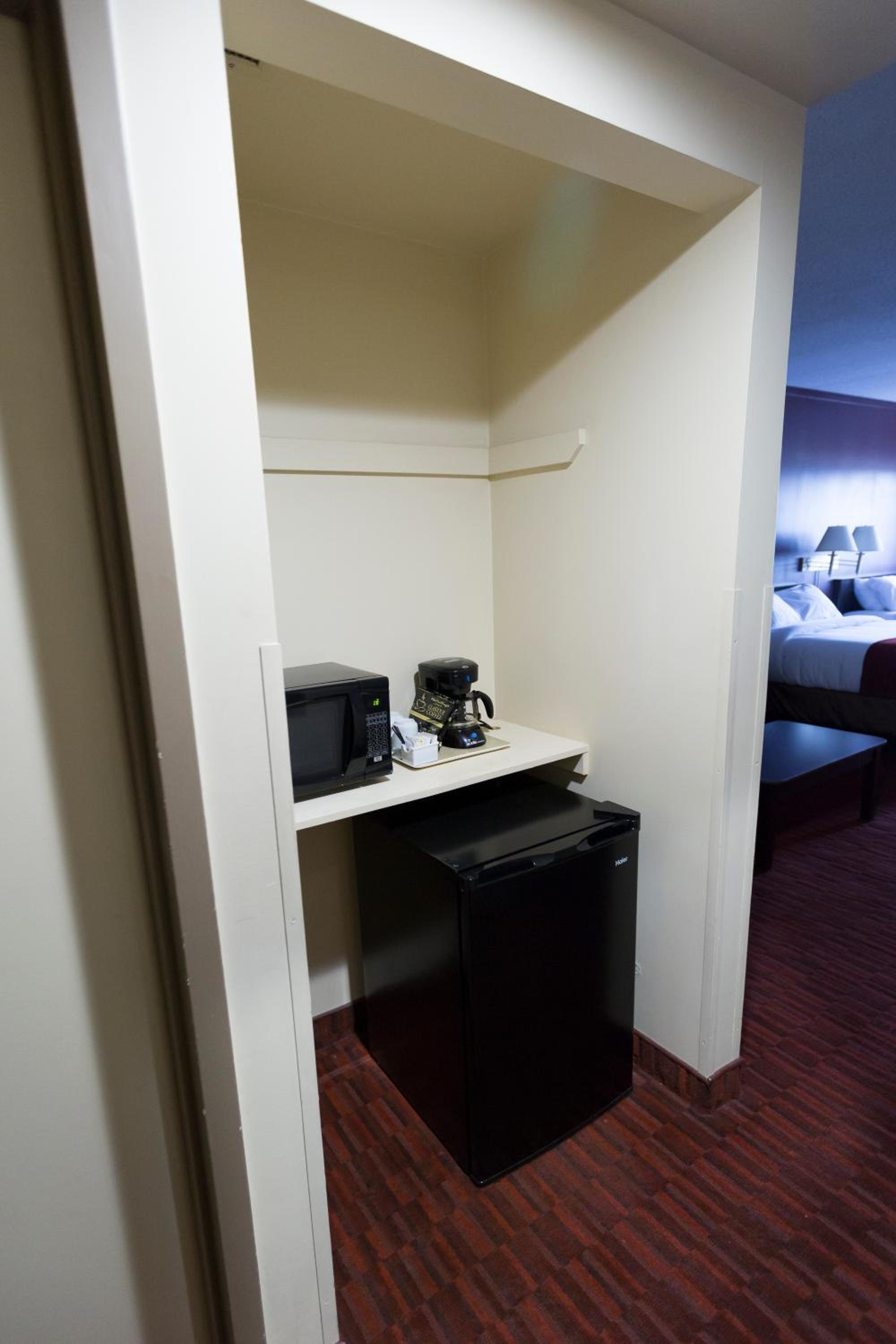 Double Room with Two Double Beds - Photo 3