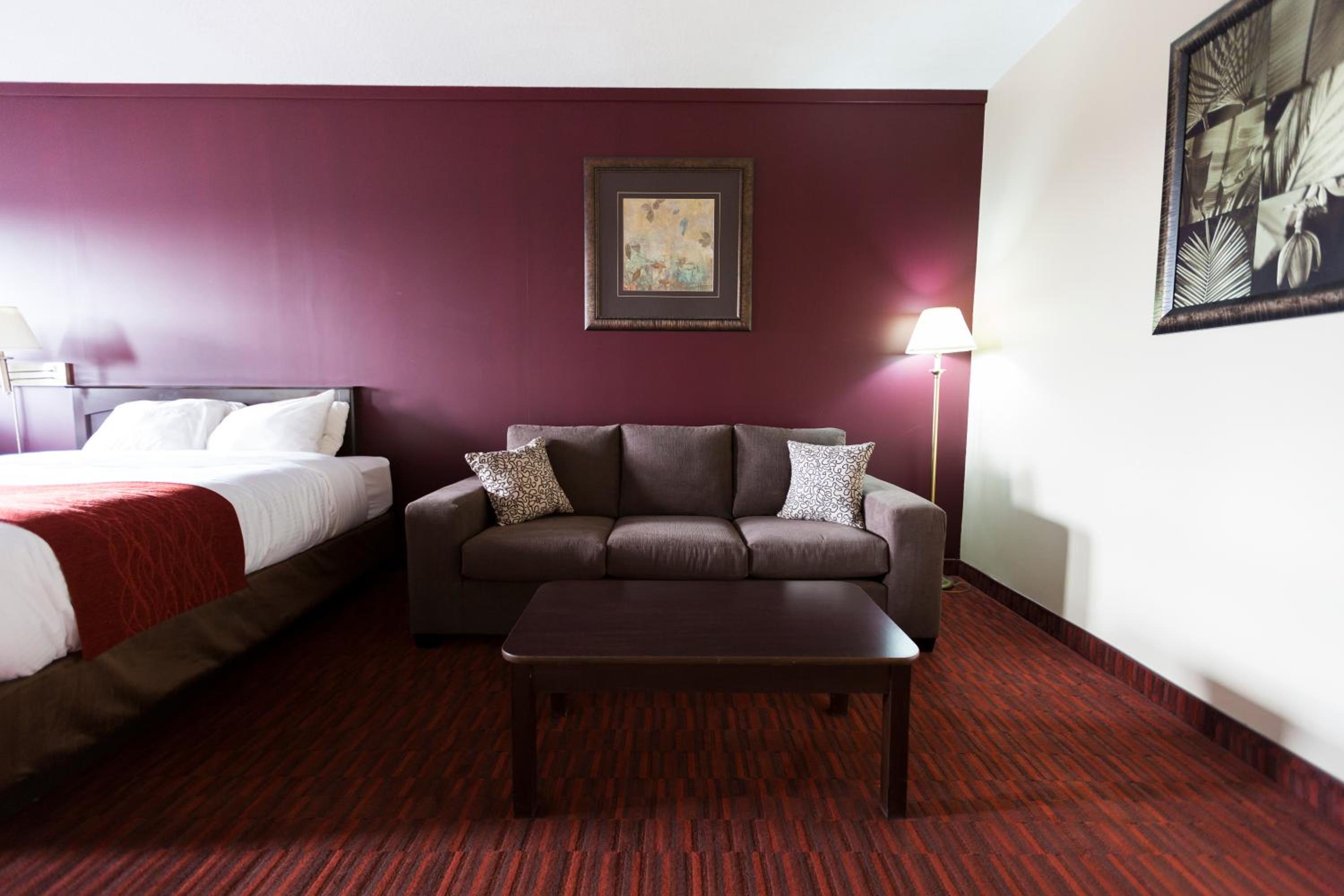 Queen Room with Two Queen Beds and Kitchenette - Photo 4