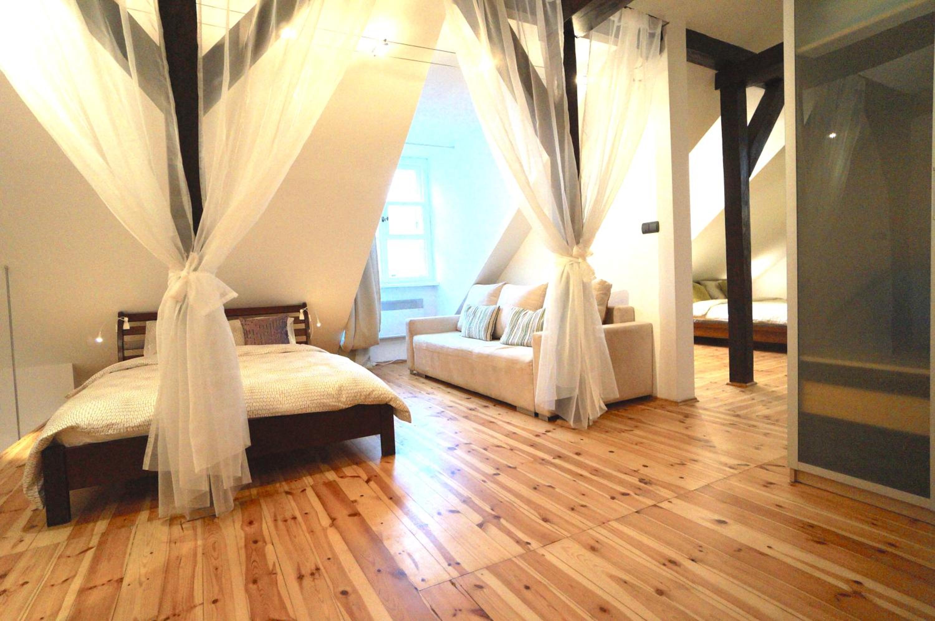 Penthouse Apartment - 46 Piwna Street - Photo 2