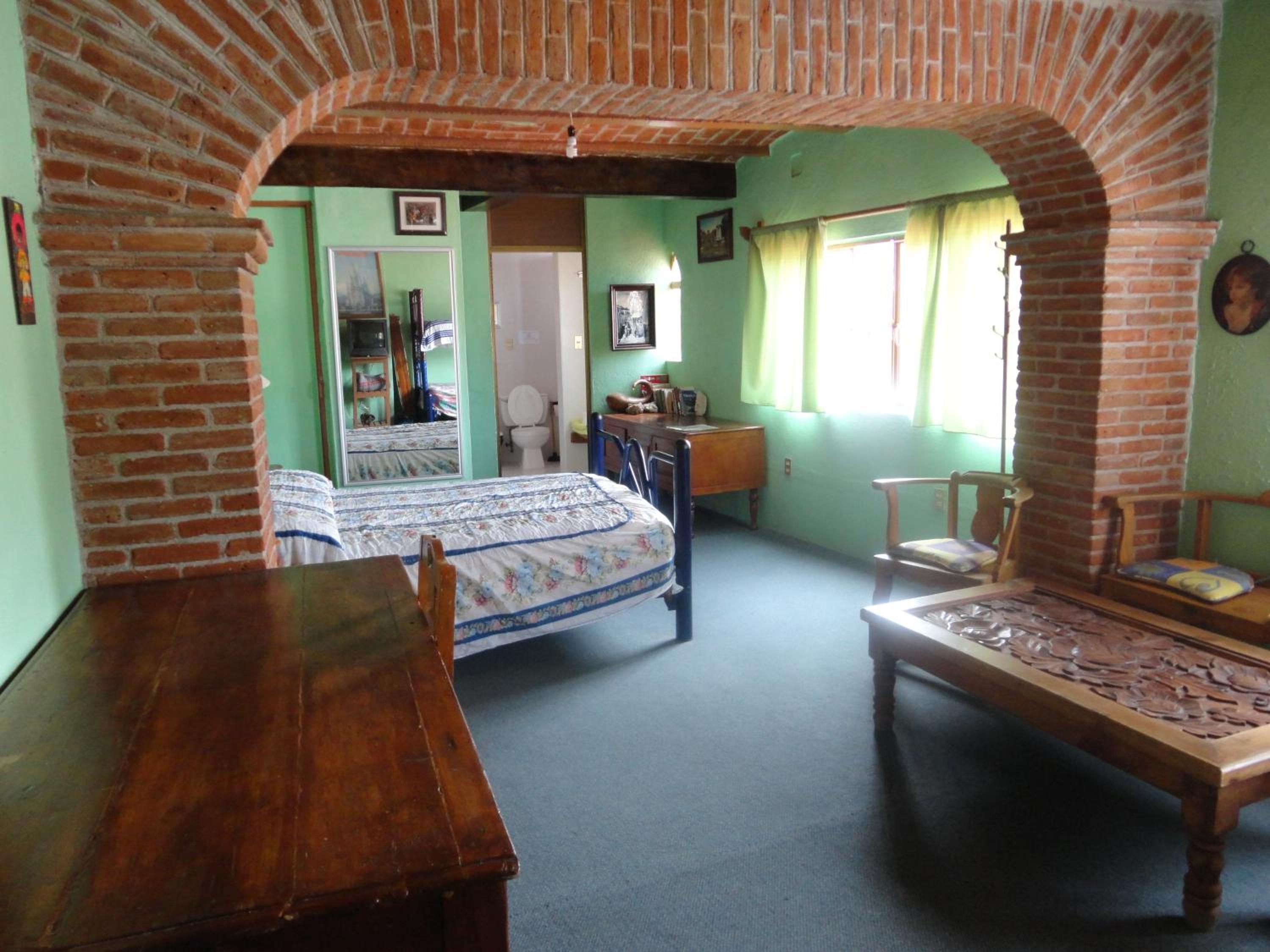 One-Bedroom Apartment - Photo 2