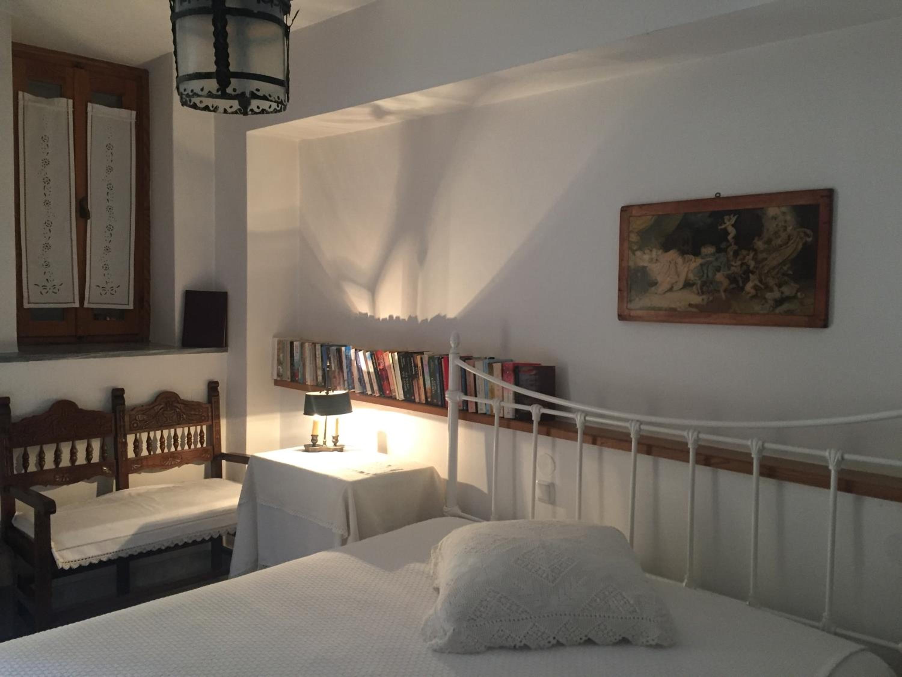 One-Bedroom Apartment - Photo 16