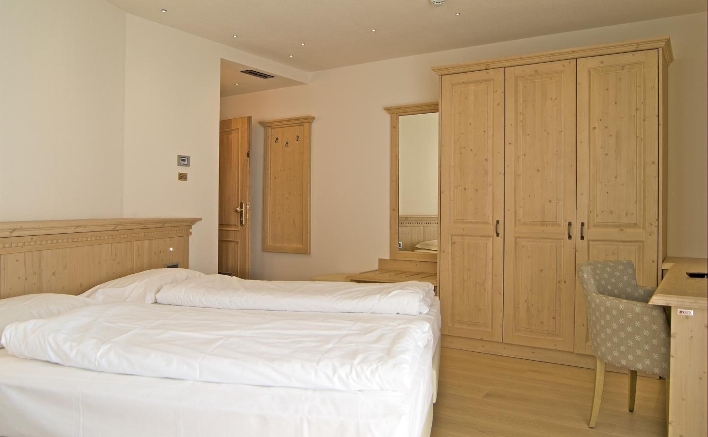 Superior Double or Twin Room photo 3