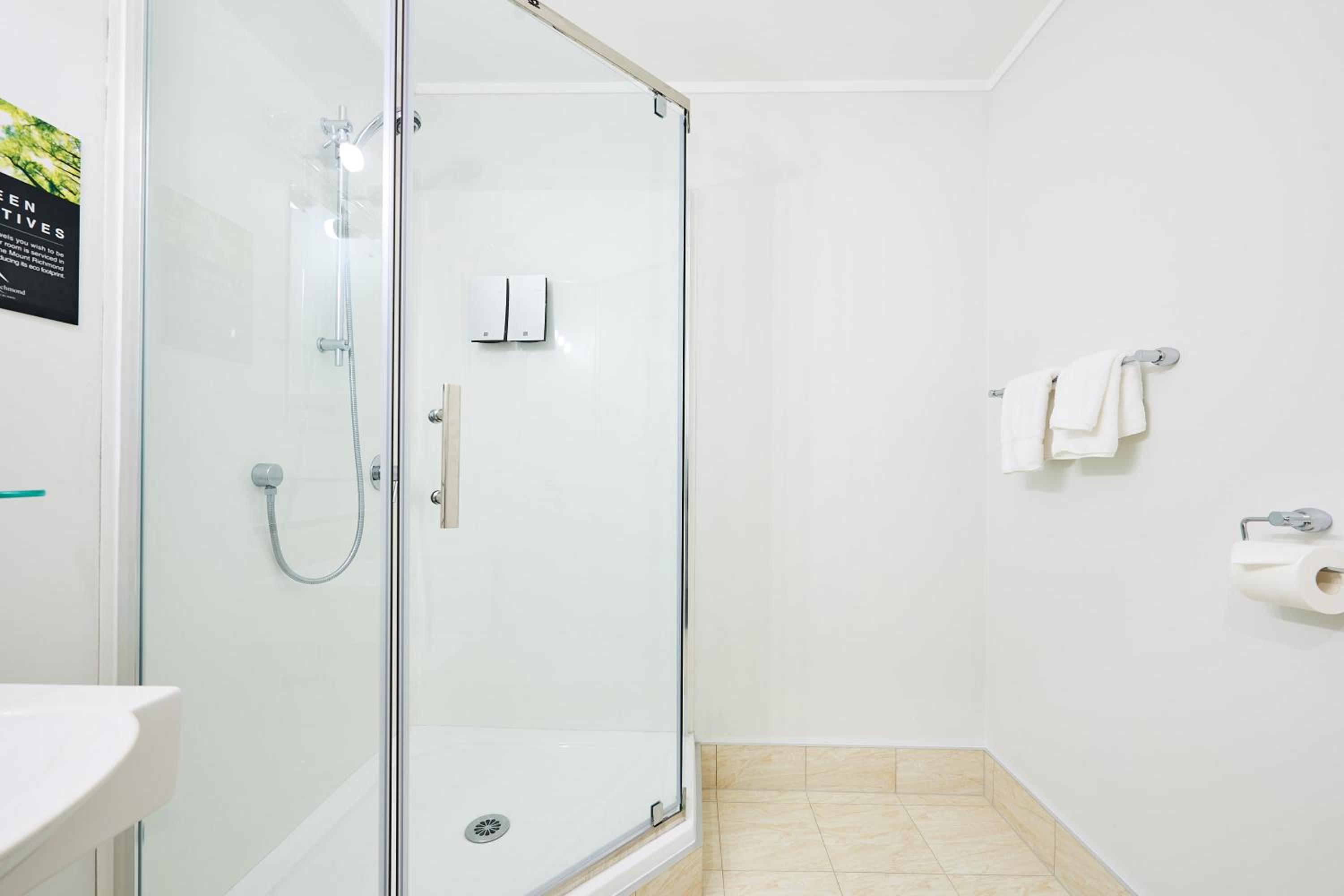 Executive Suite - Photo 2