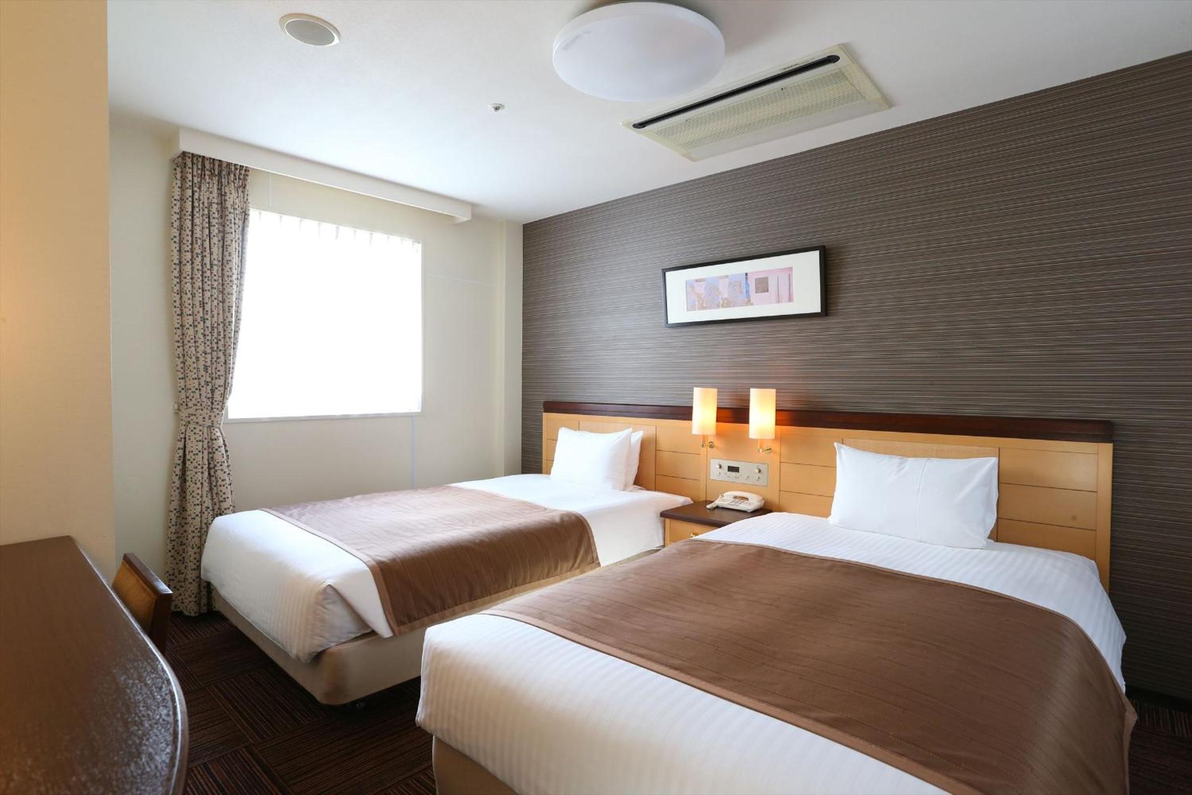 Twin Room - Non-Smoking - Photo 5
