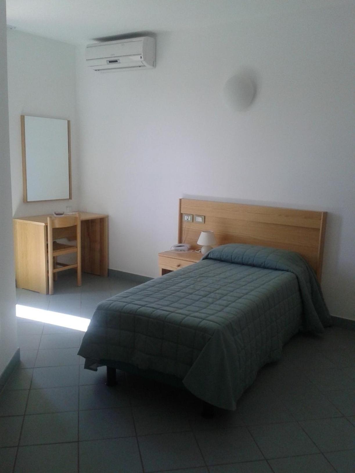 Single Room with Balcony photo 3
