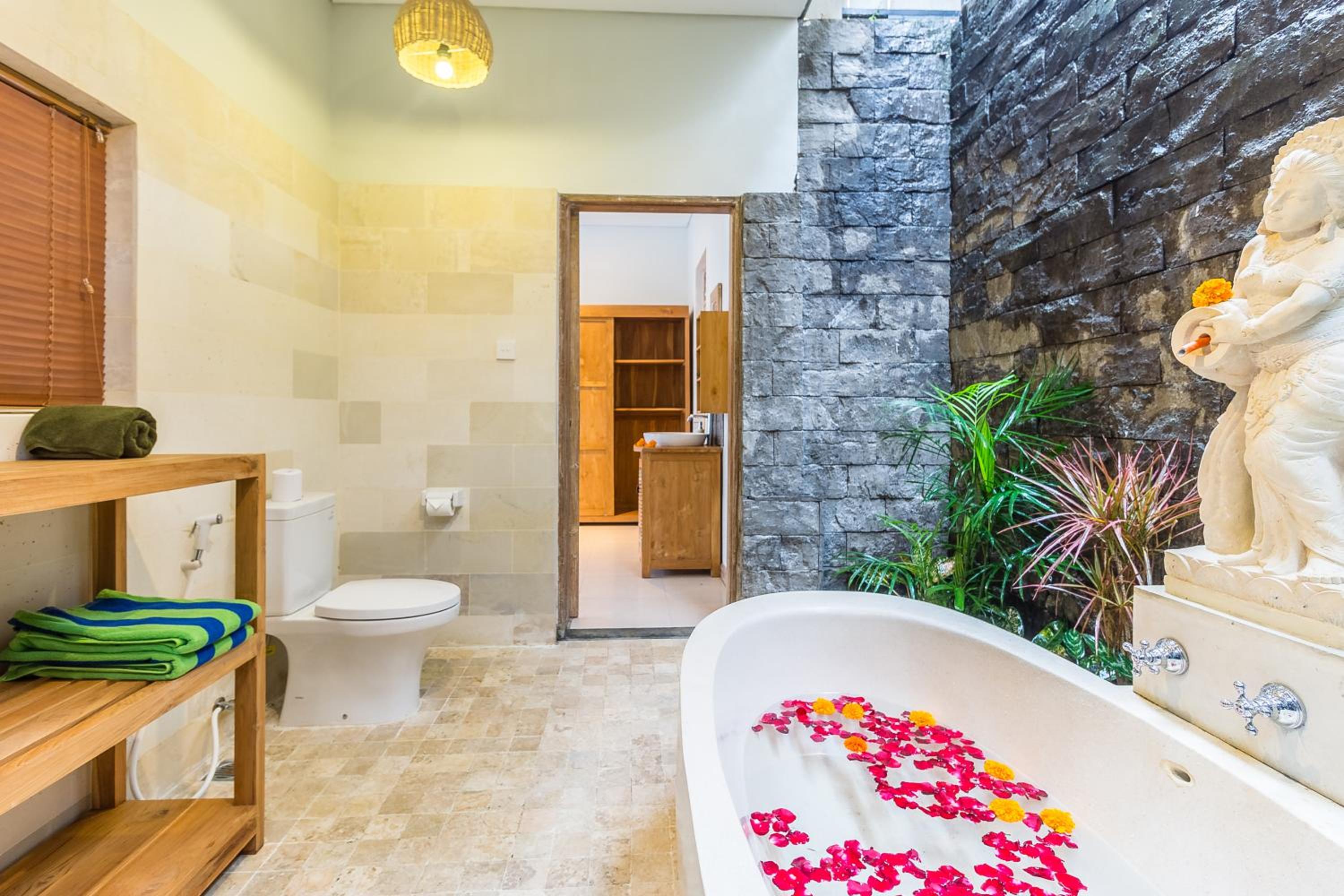 One-Bedroom Villa with Private Pool - Photo 10