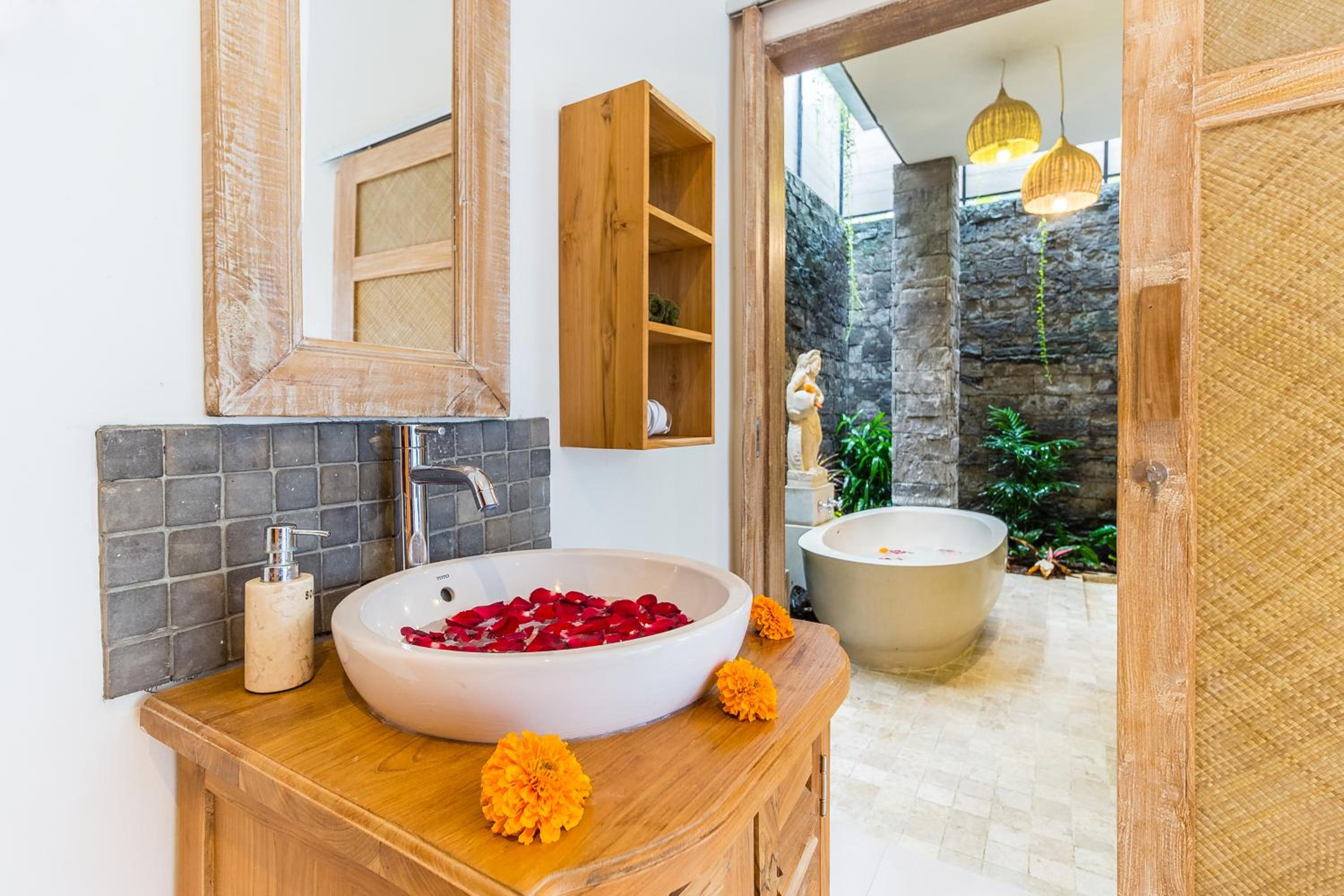 One-Bedroom Villa with Private Pool - Photo 4