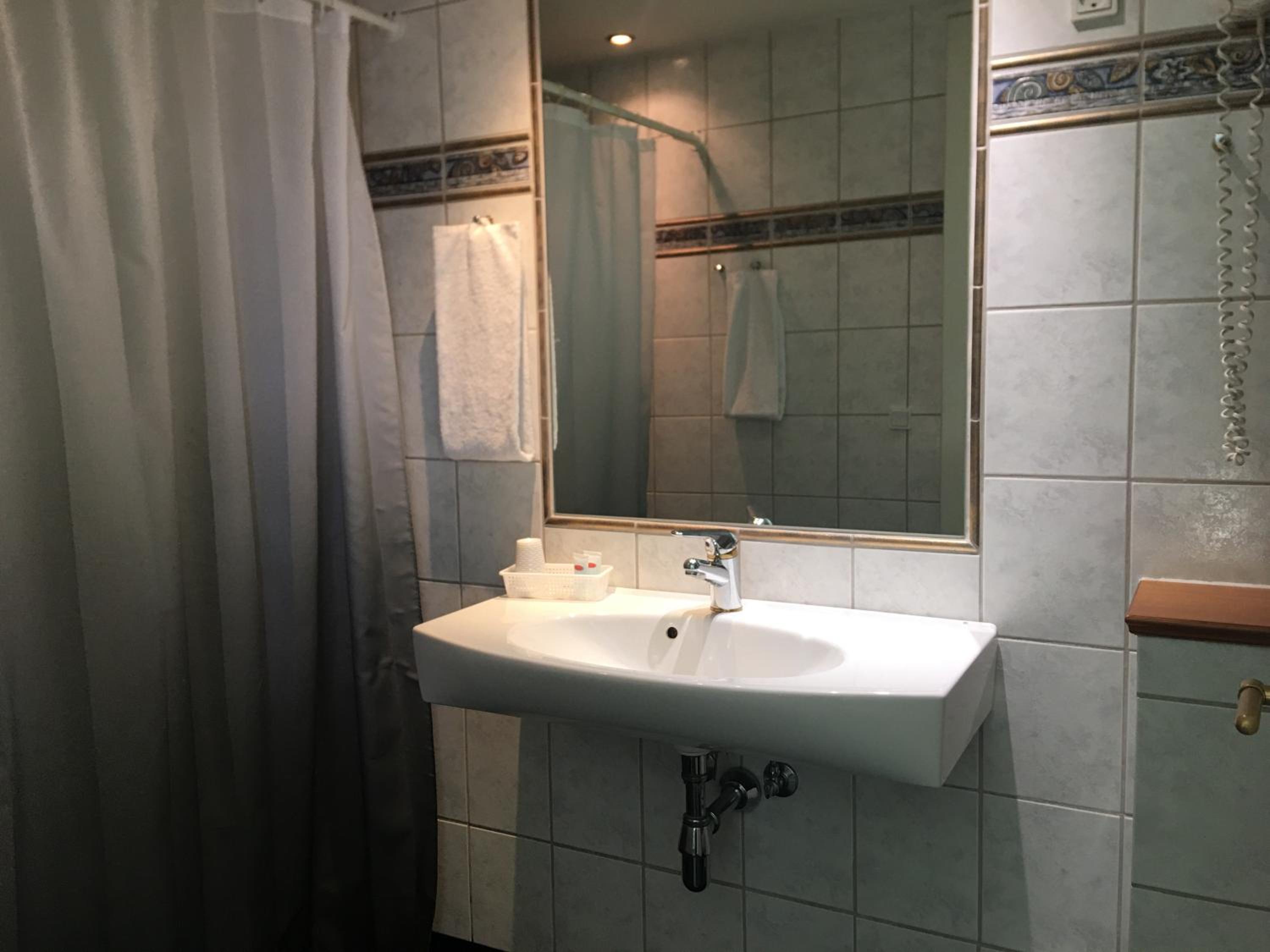 Double Room - Annex thumbnail 5