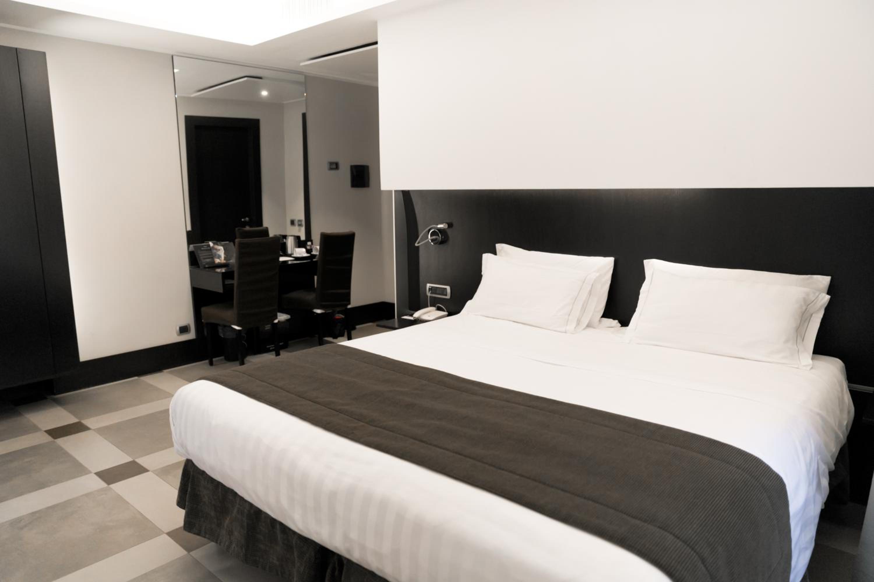 Comfort King Room - Photo 3