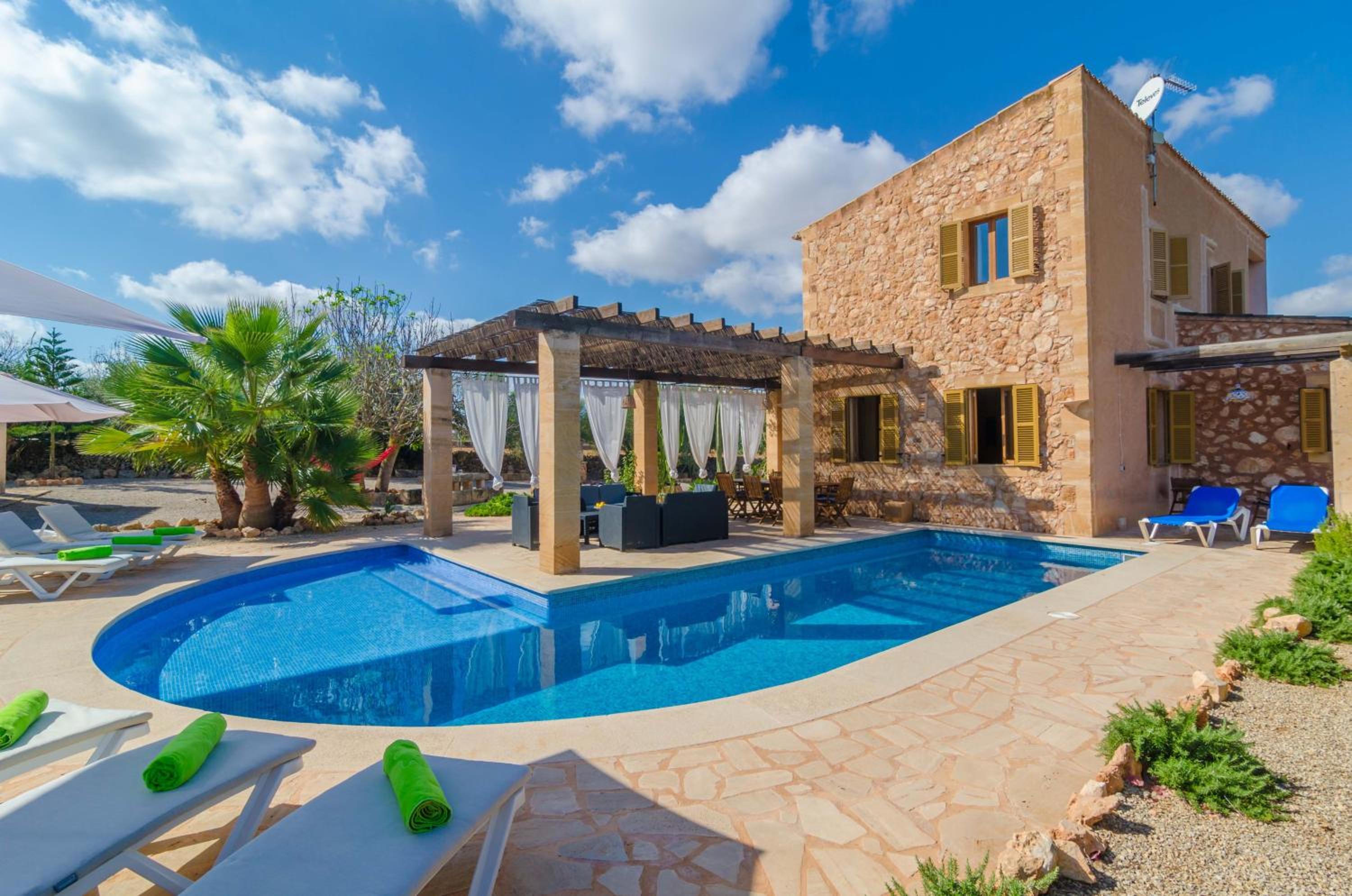 Four-Bedroom Villa photo 2