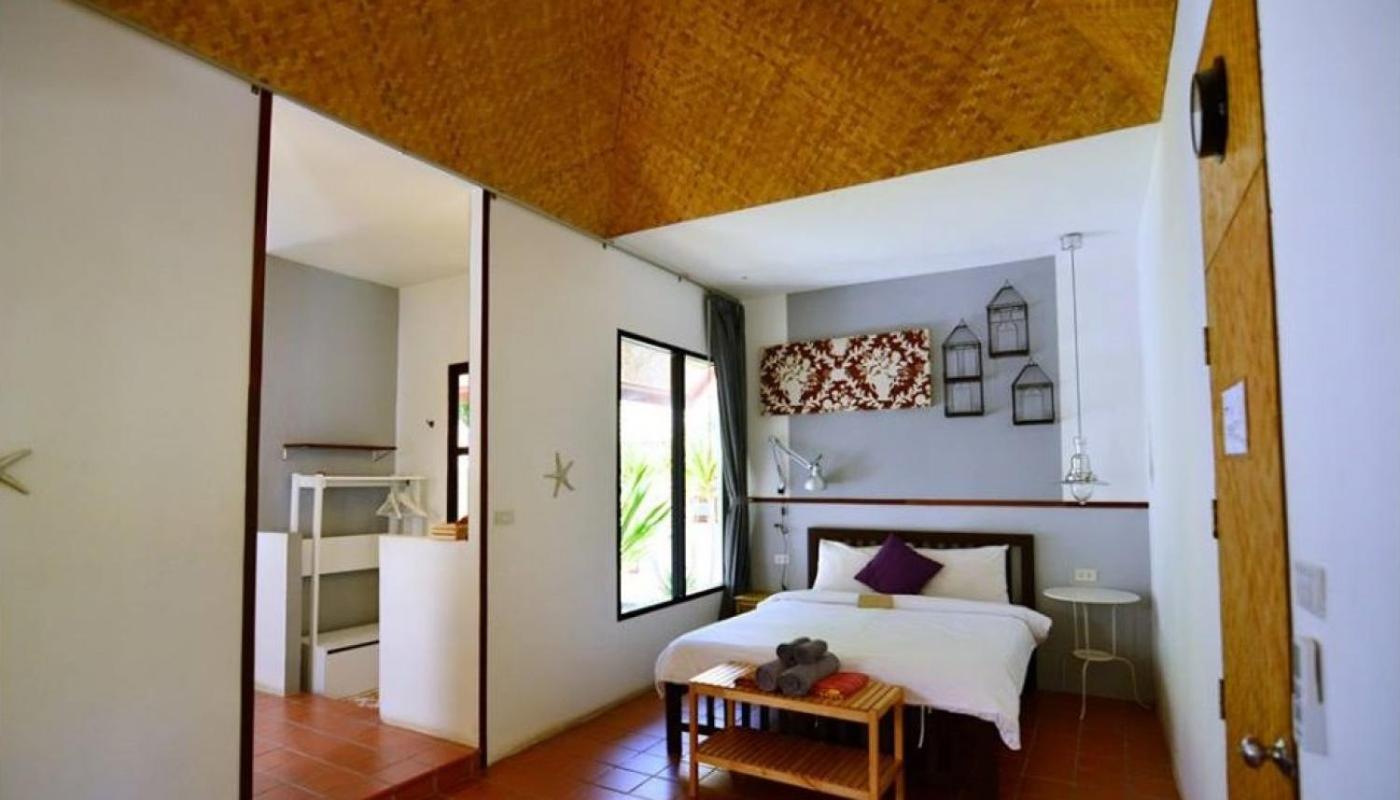 Bungalow - Beach Front - Photo 8