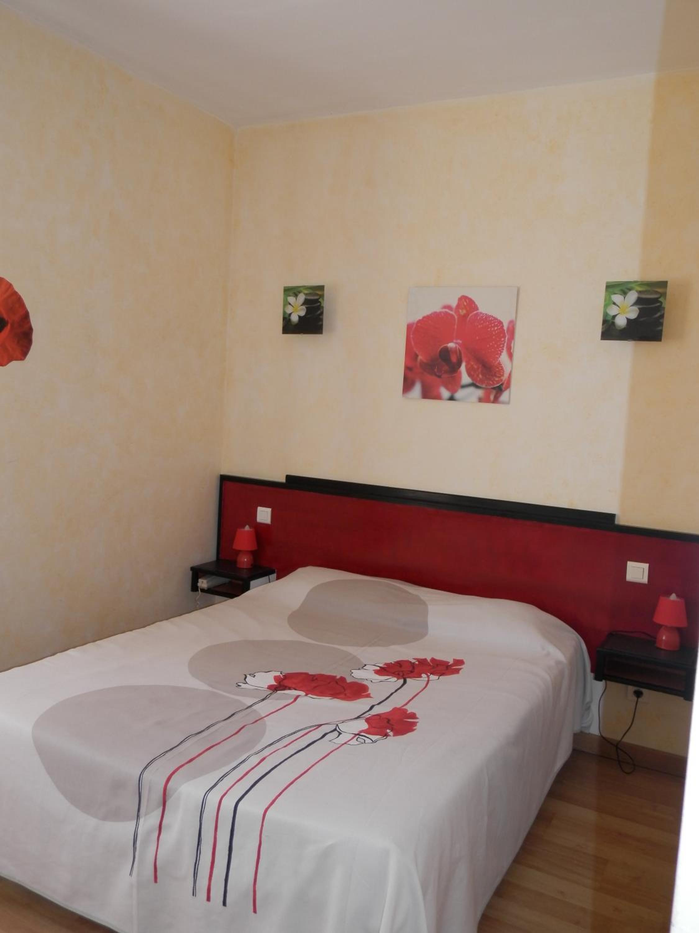Standard Double Room - Photo 3
