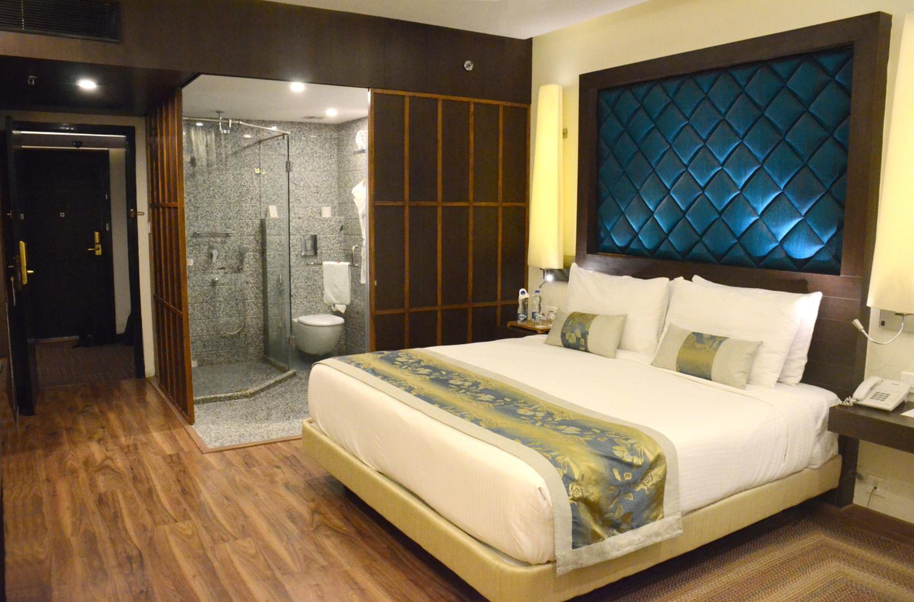 Deluxe Room Twin Bed City View