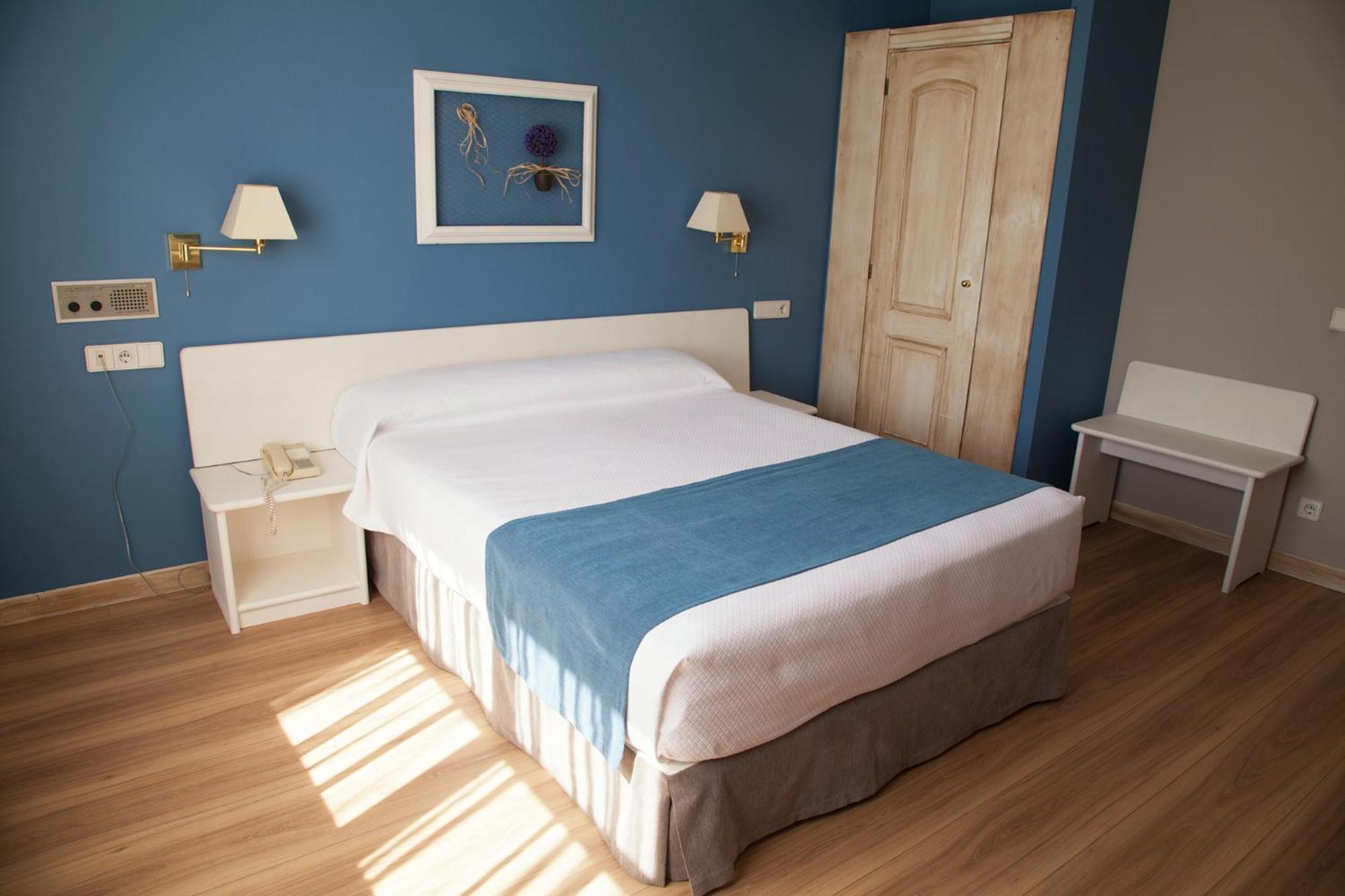 Standard Double Room photo 3