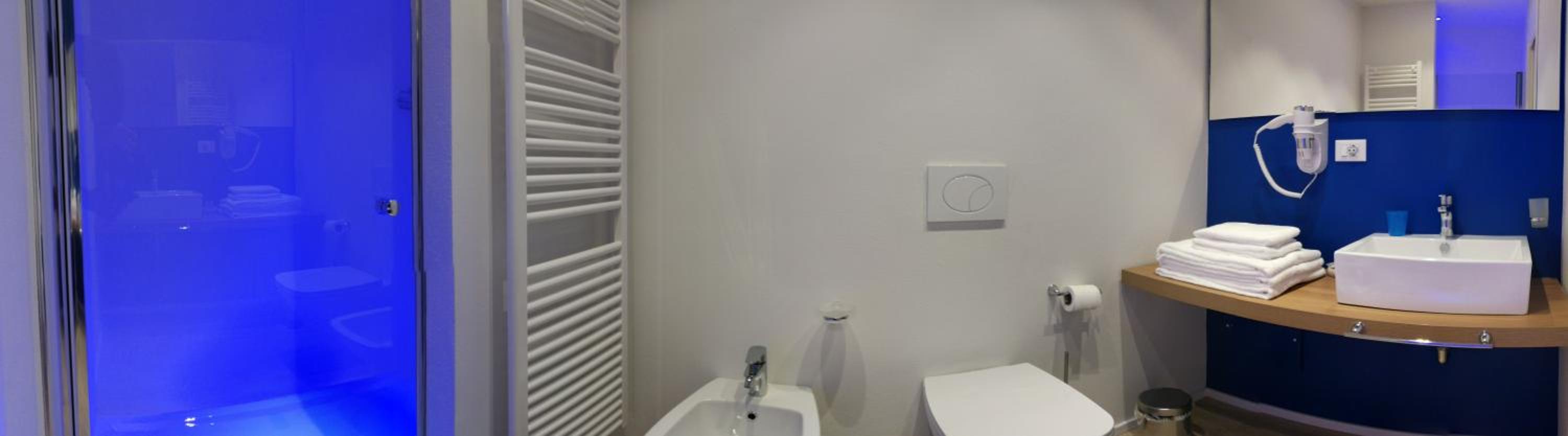 Double or Twin Room - Photo 6
