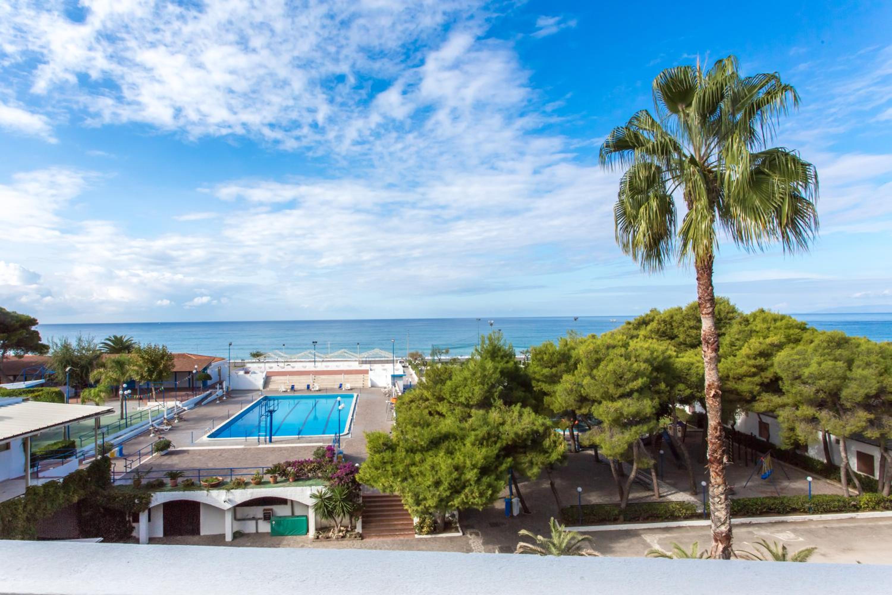Superior Triple Room with Sea View photo 2