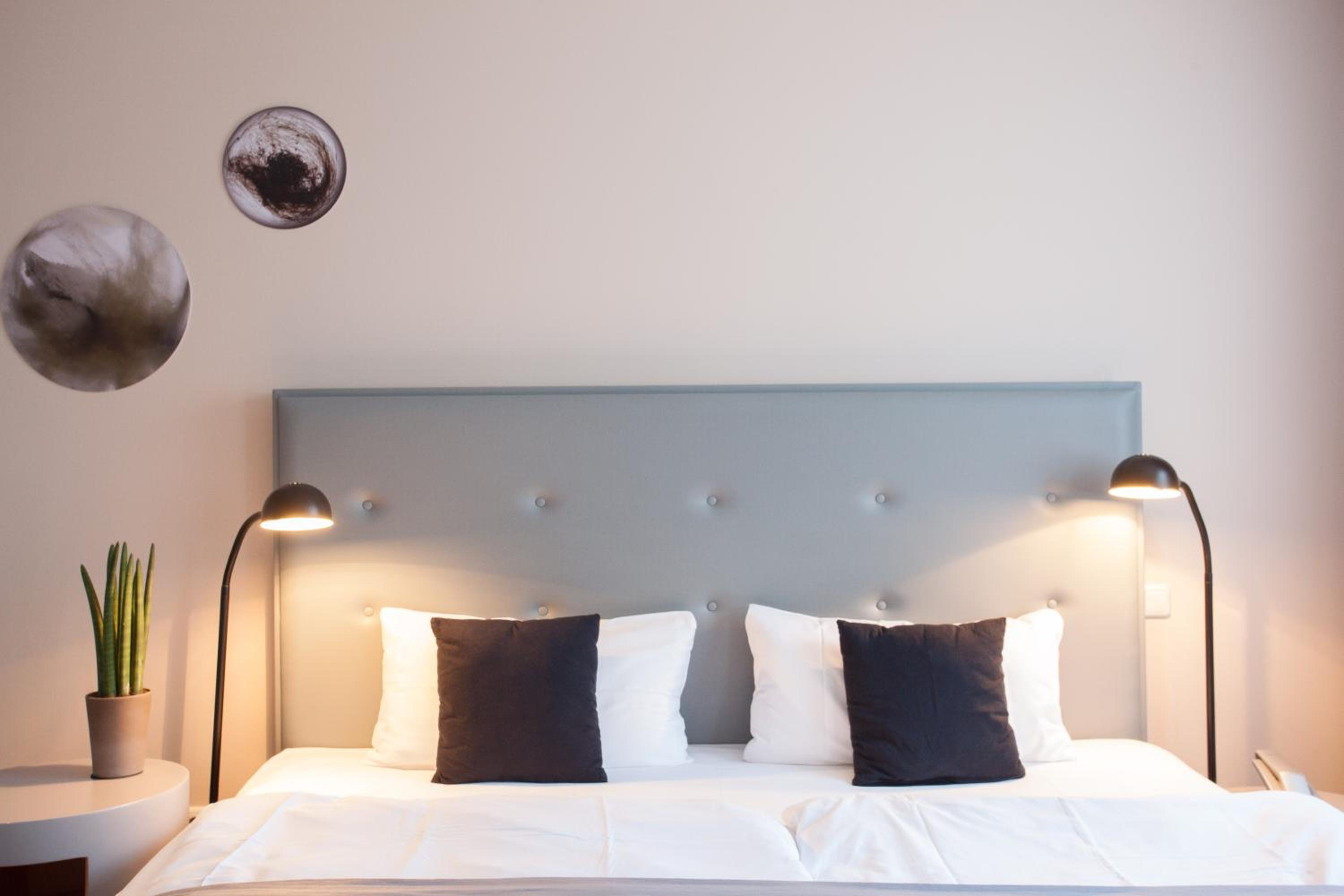 Economy Double Room mit Balkon