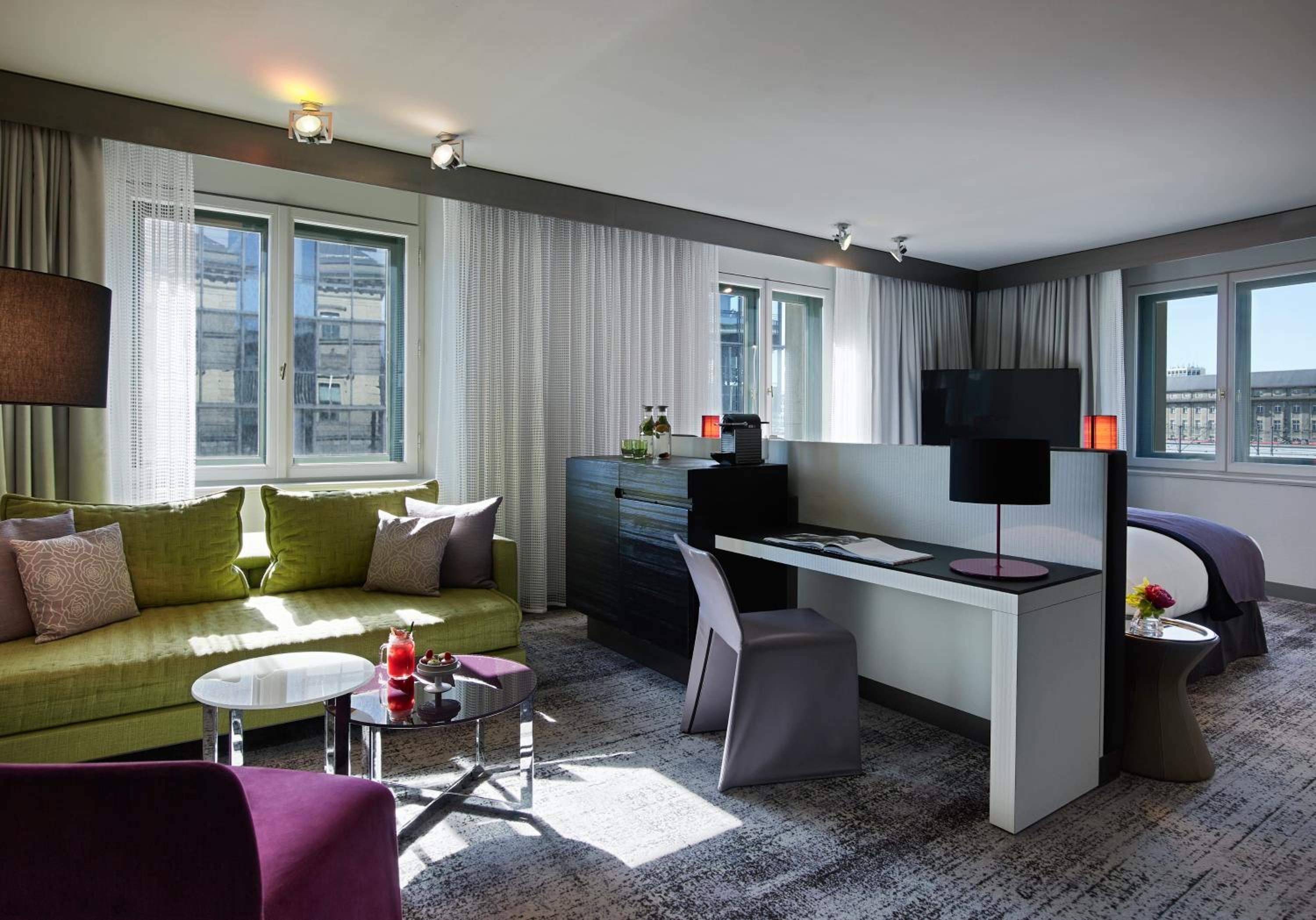 Executive Junior Suite - Corner Suite - Photo 1