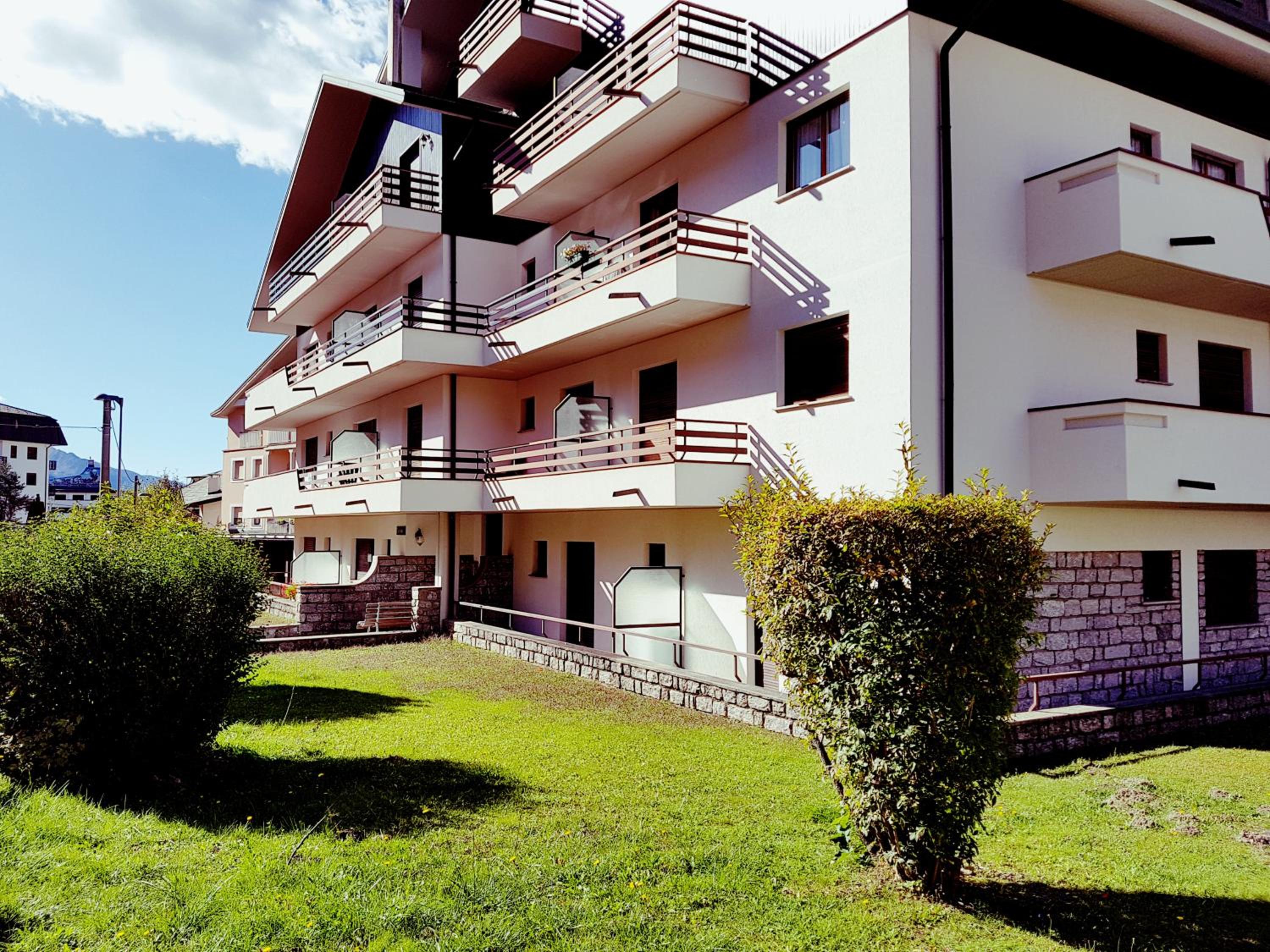 Apartment with Mountain View photo 2