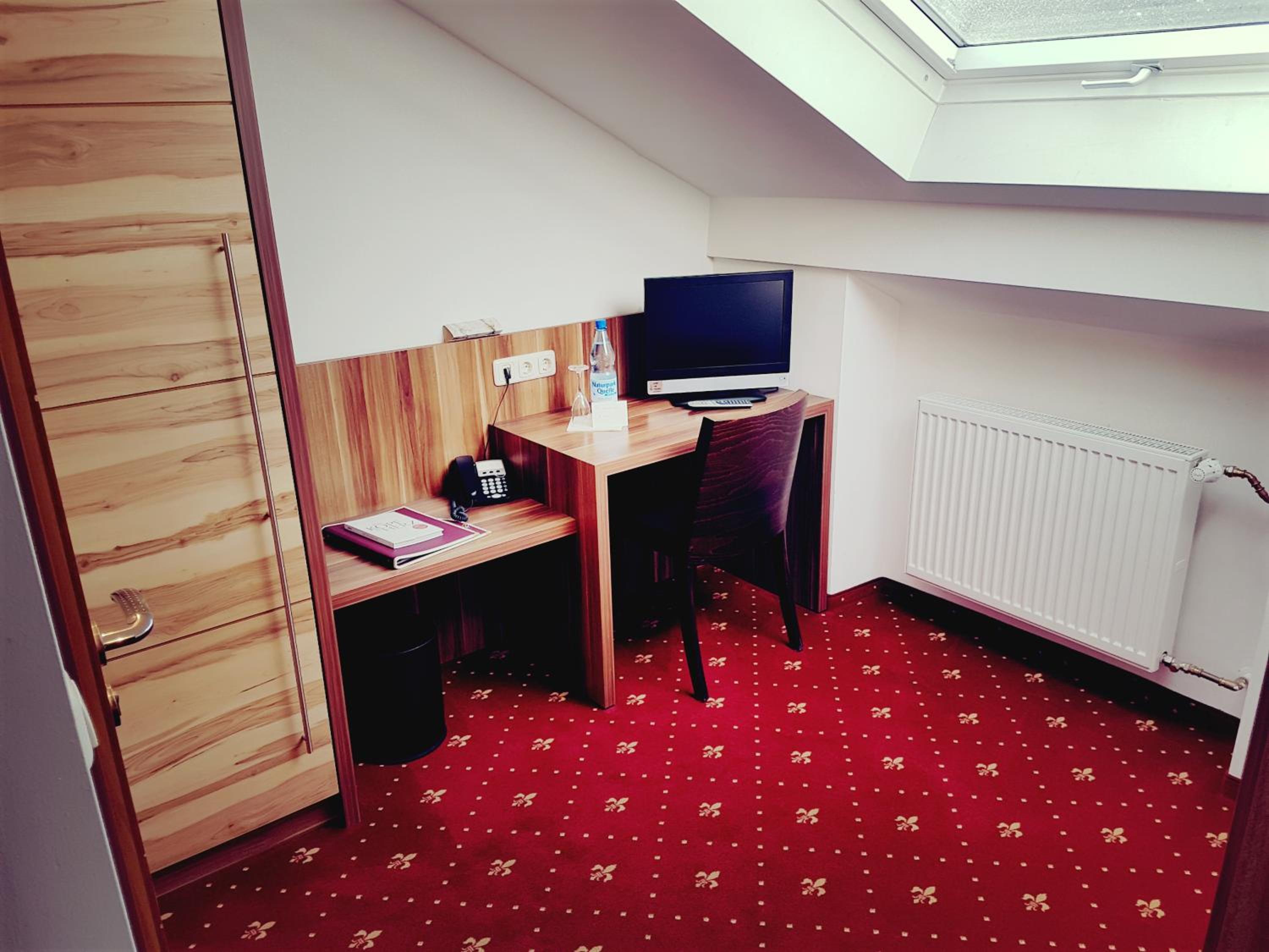 Single Room photo 2