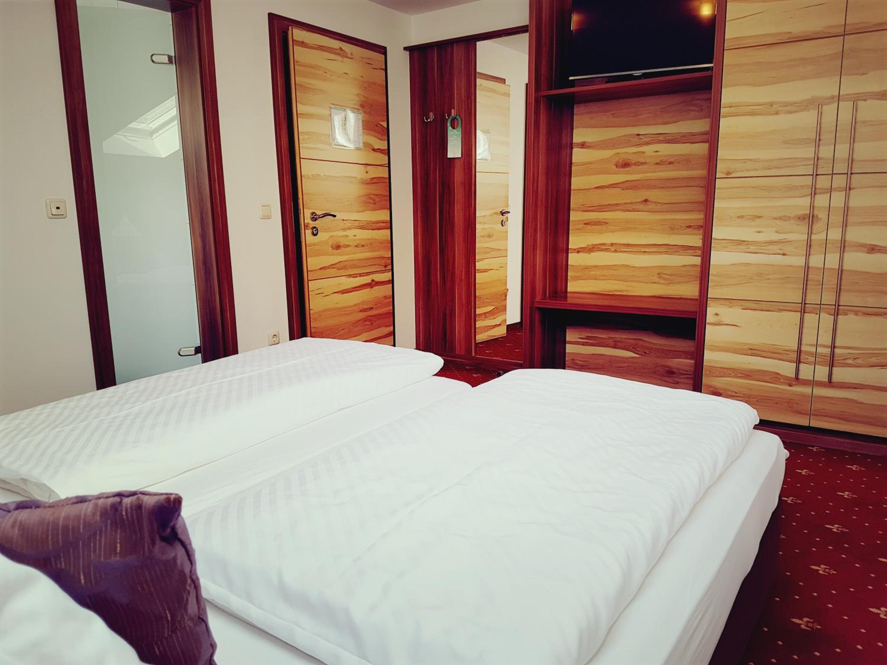 Basic Double Room photo 1