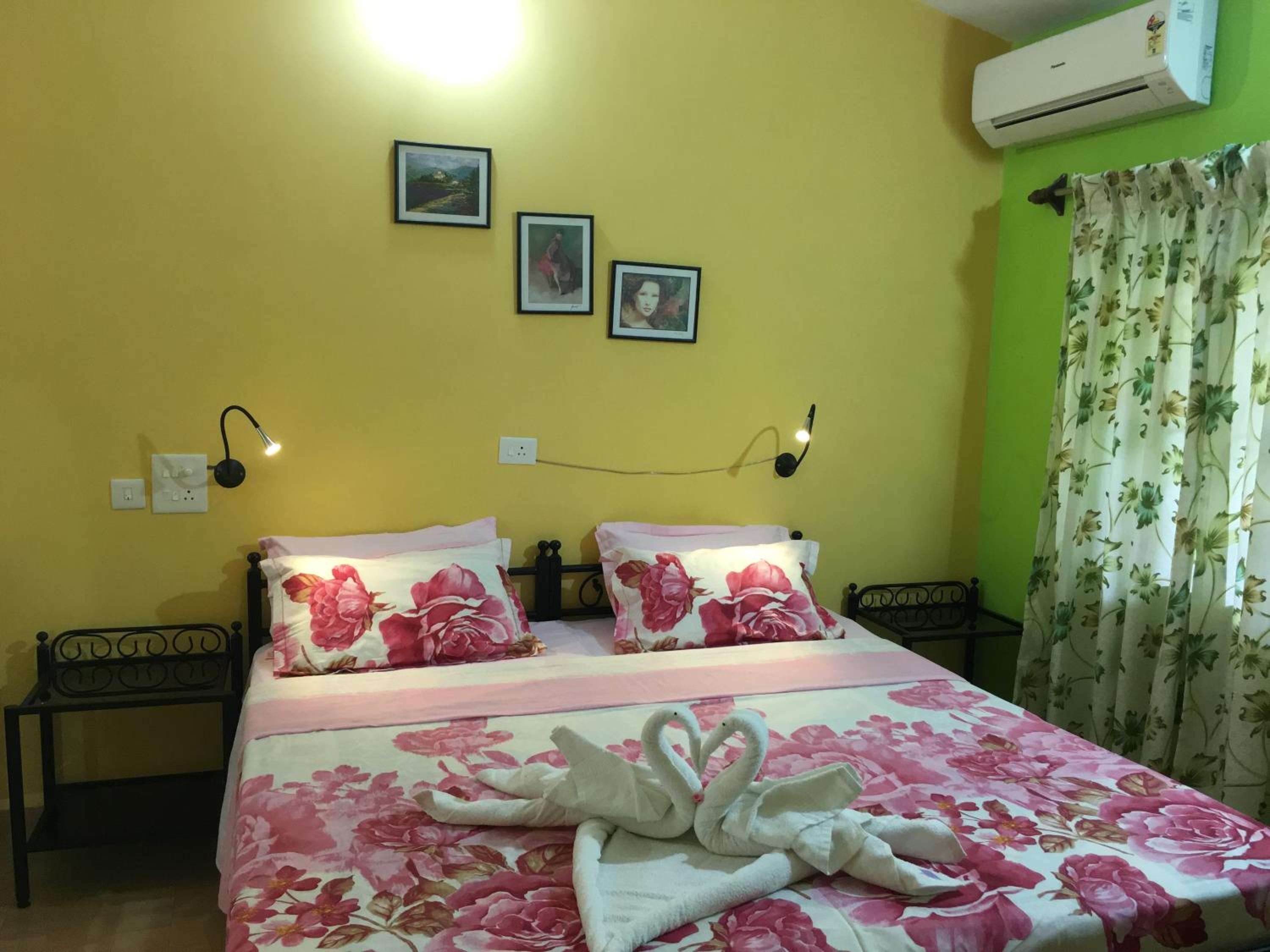 Deluxe King Room photo 1