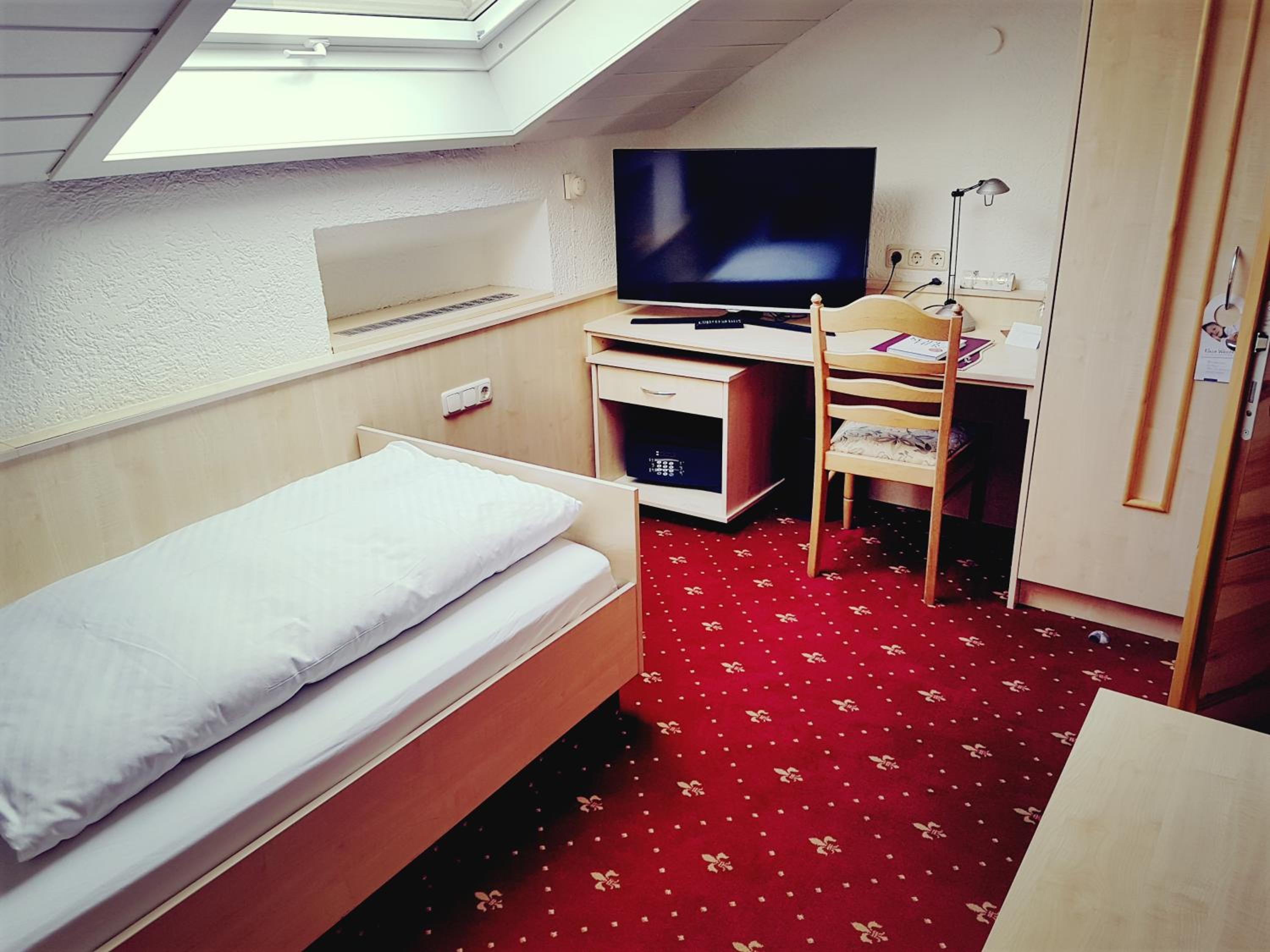 Single Room photo 3
